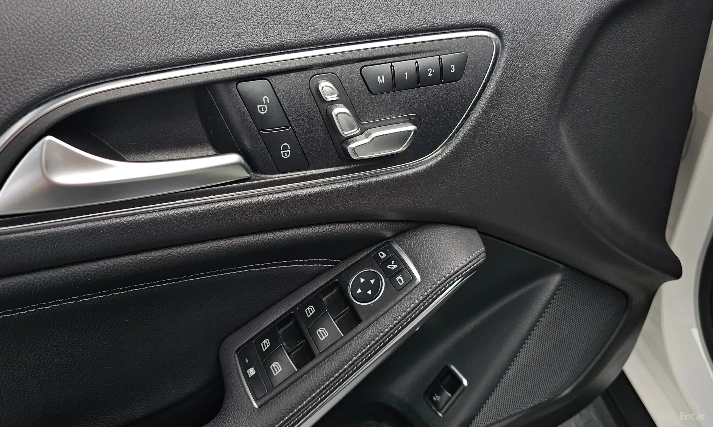 Mercedes Benz GLA-Class X156 превью 18