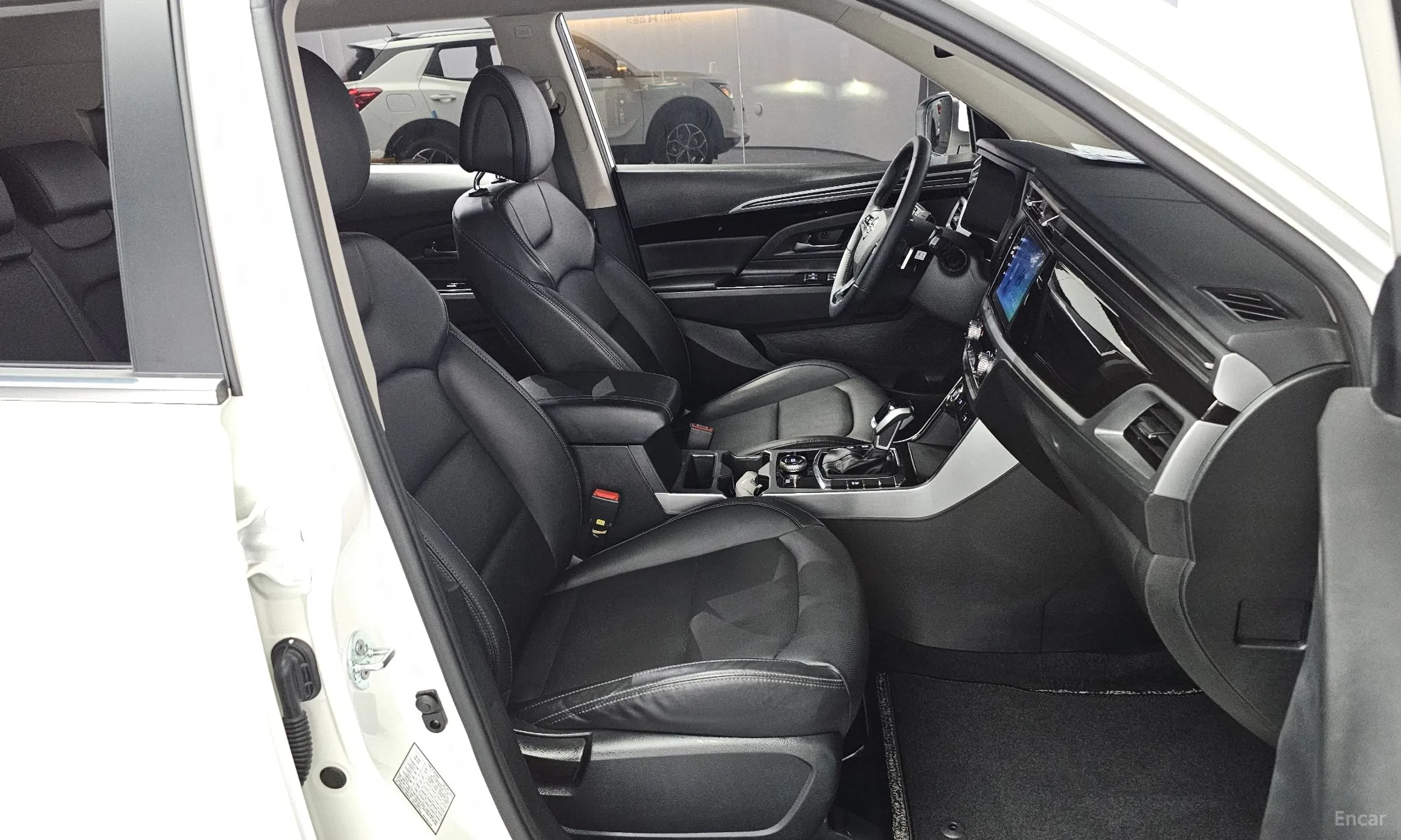 KG Mobility (SsangYong) Beautiful Korando превью 10