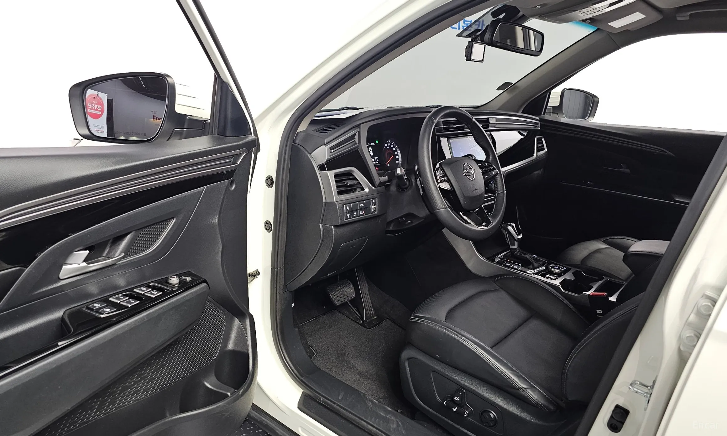 KG Mobility (SsangYong) Beautiful Korando превью 11