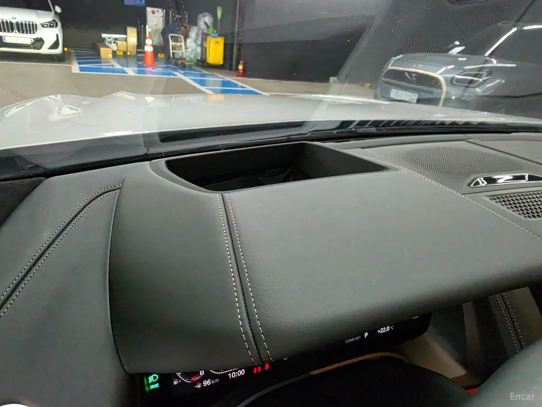 BMW 8-series (G15) превью 12