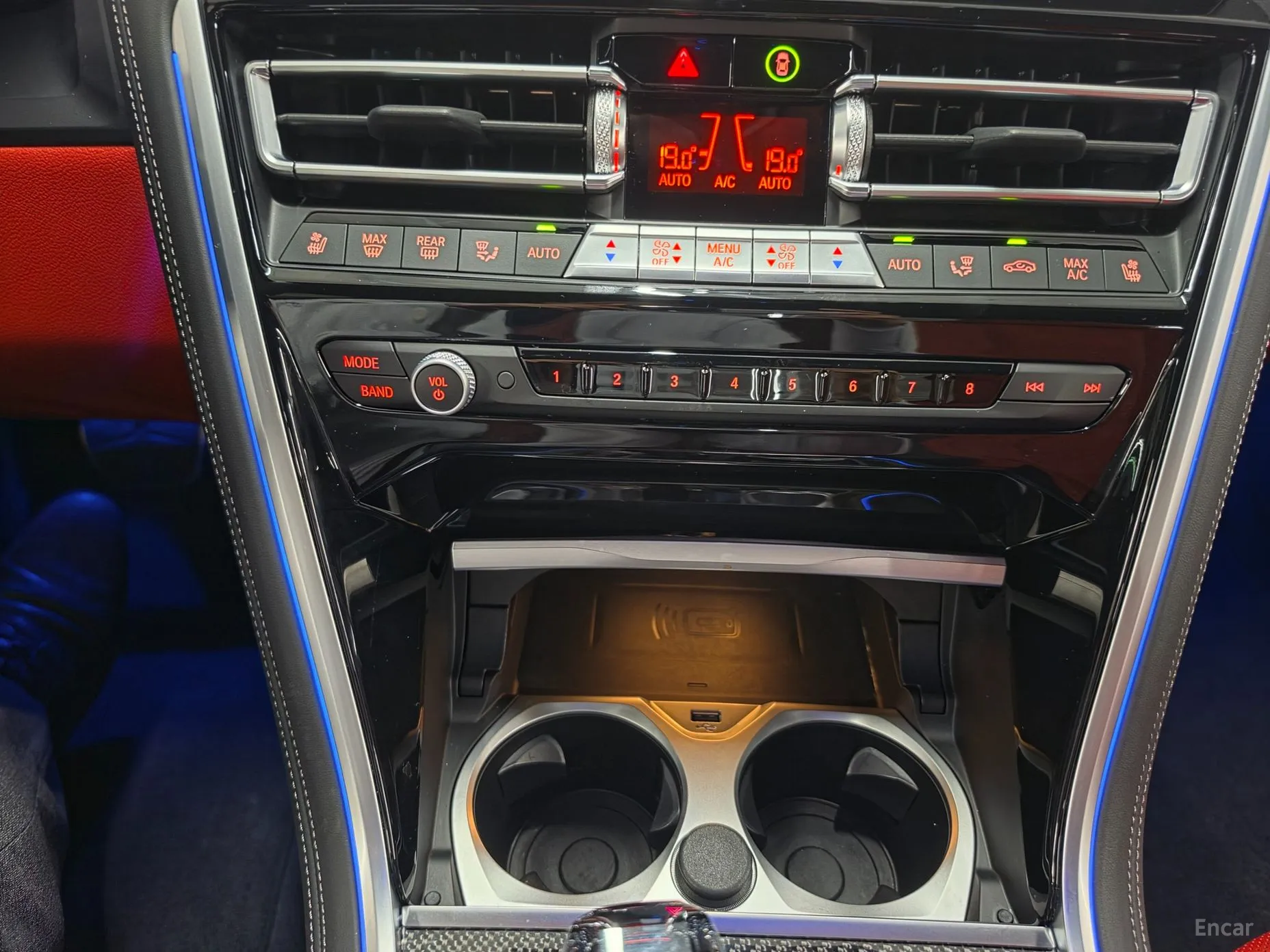 BMW 8-series (G15) превью 15