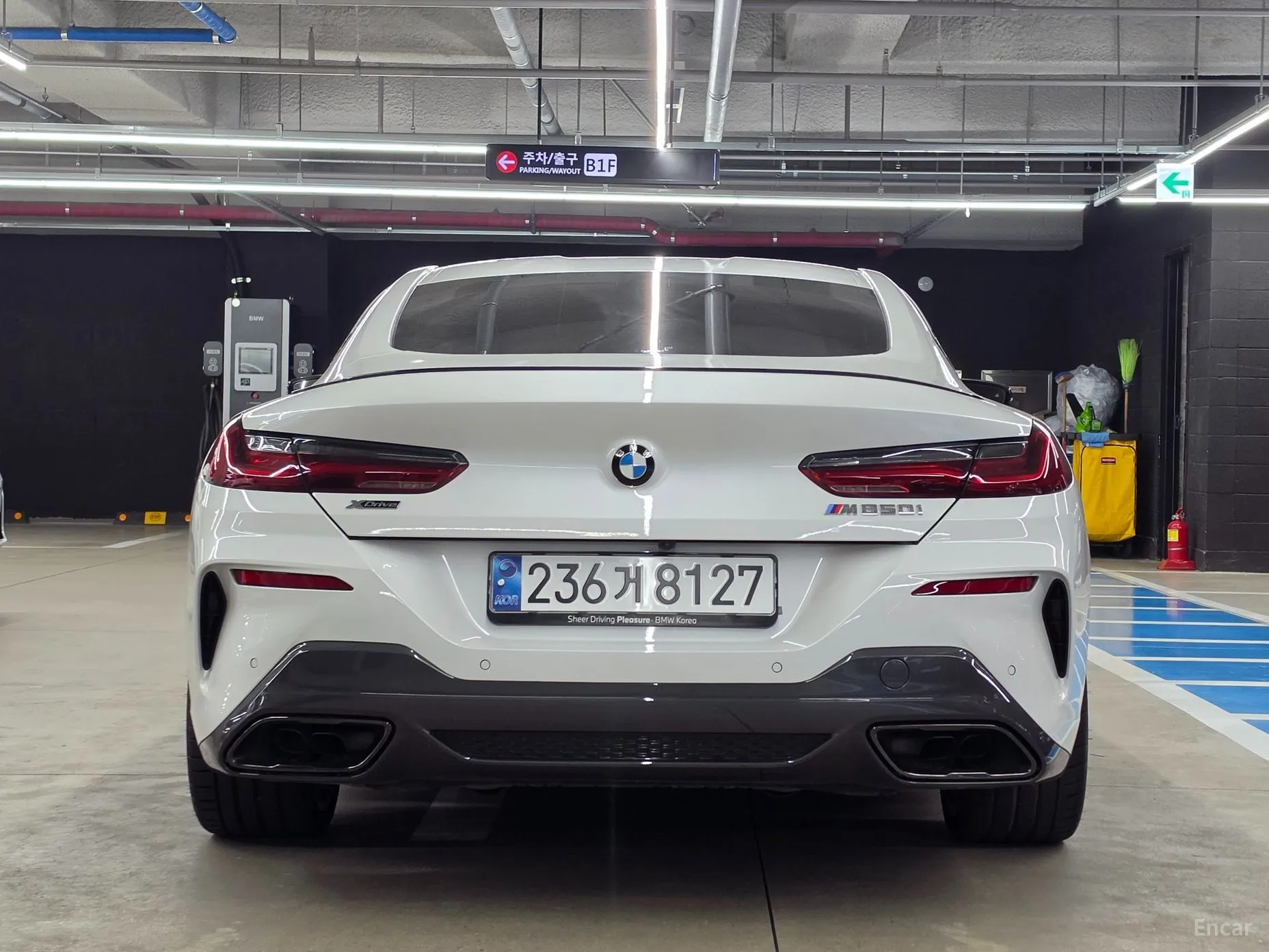BMW 8-series (G15) превью 4