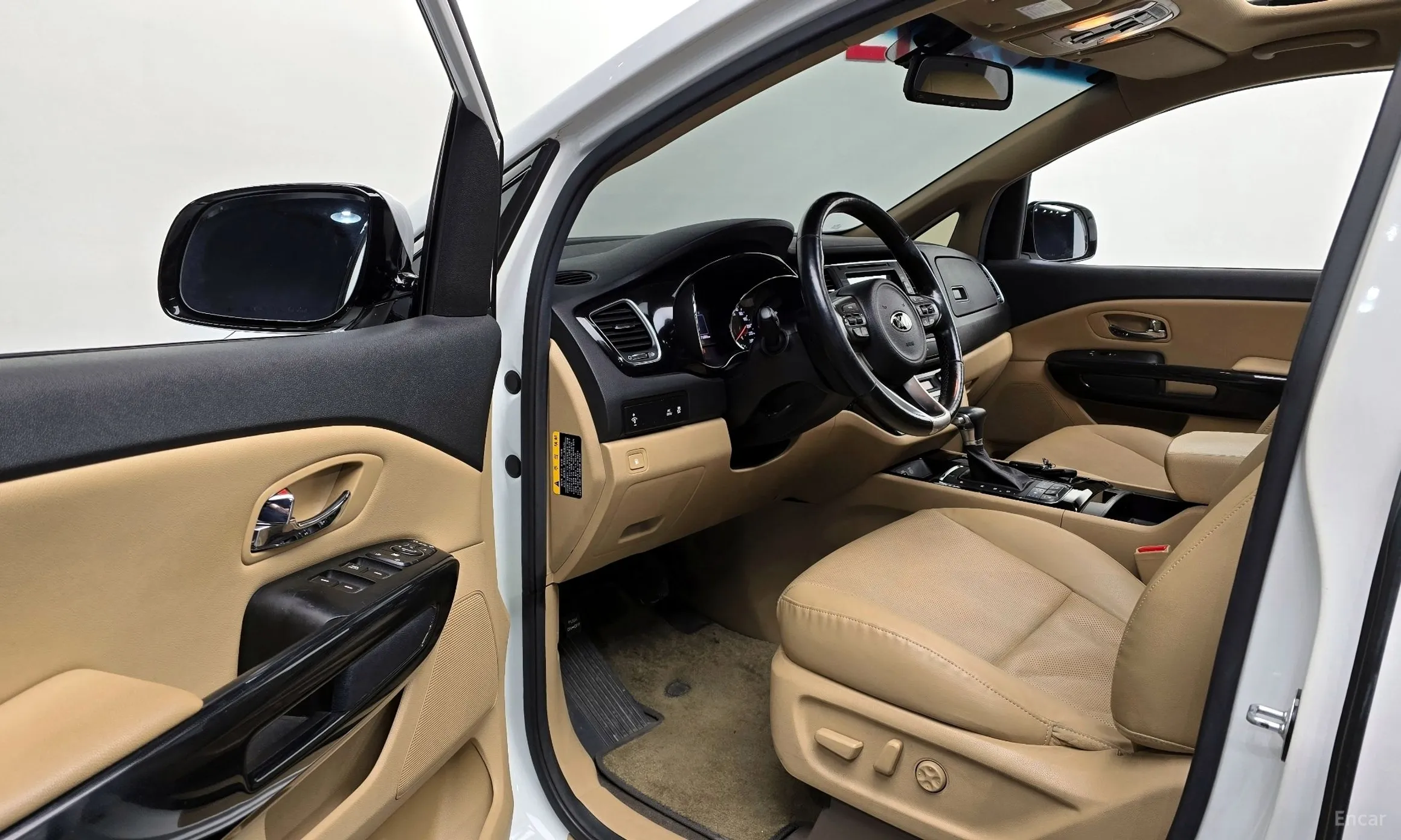 Kia Carnival превью 10