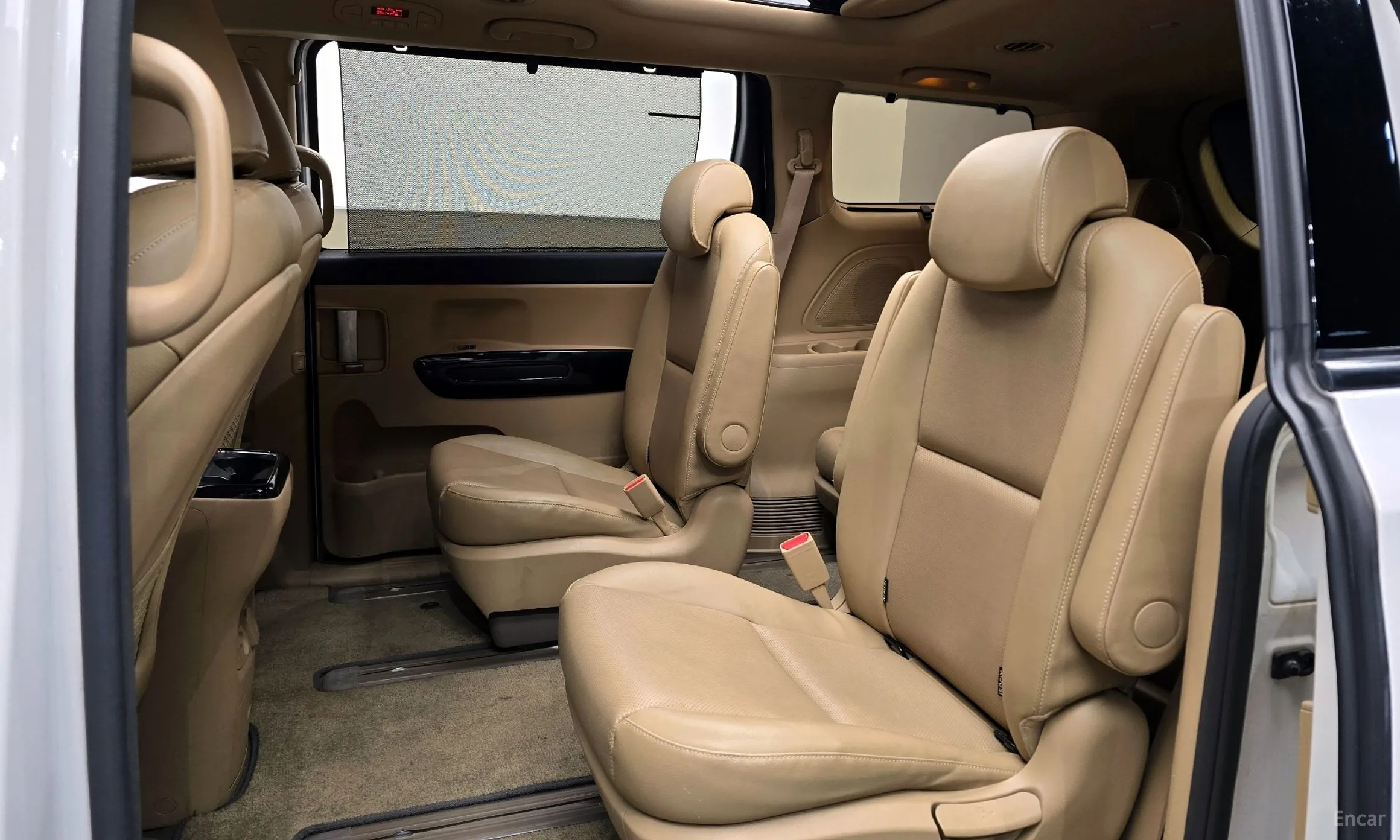 Kia Carnival превью 12