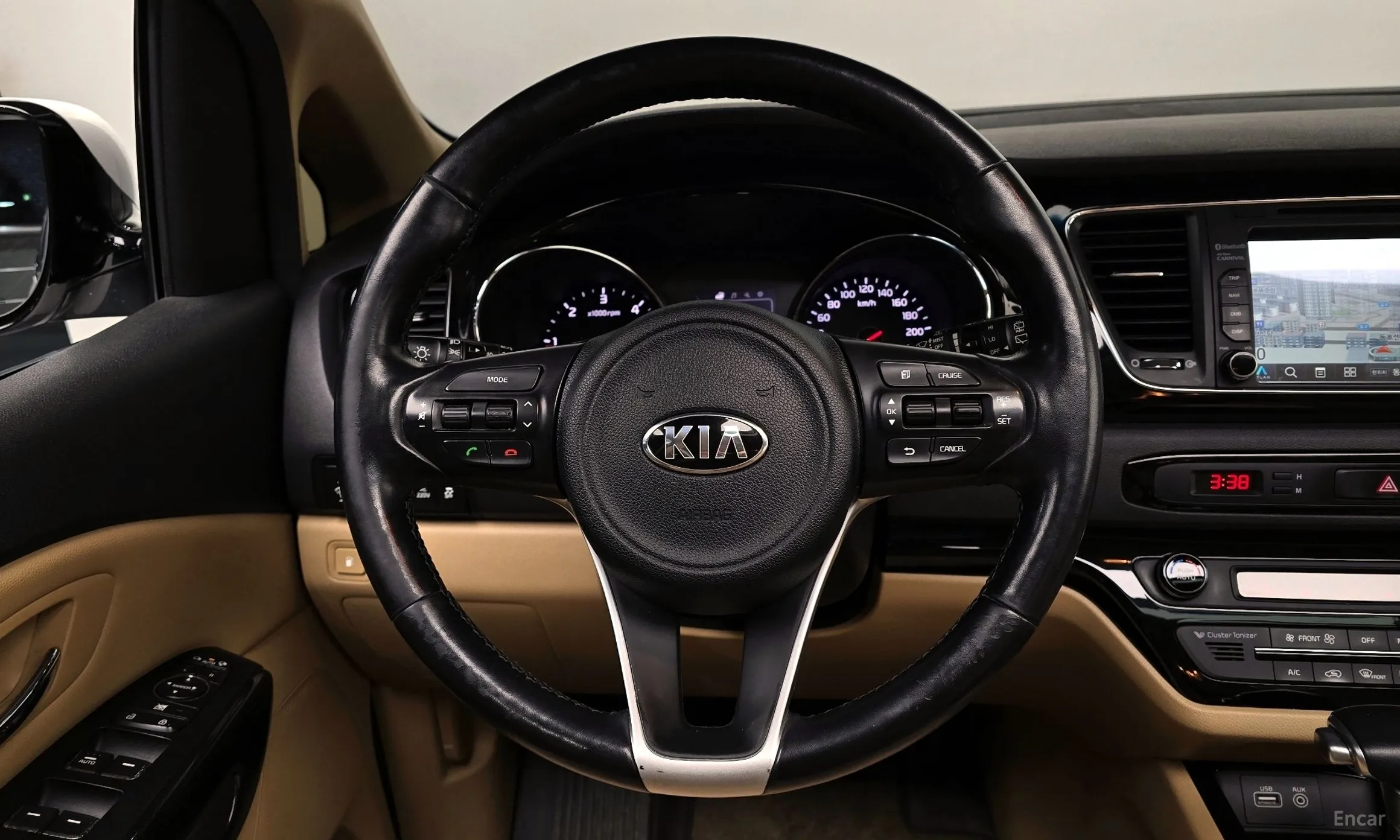 Kia Carnival превью 13
