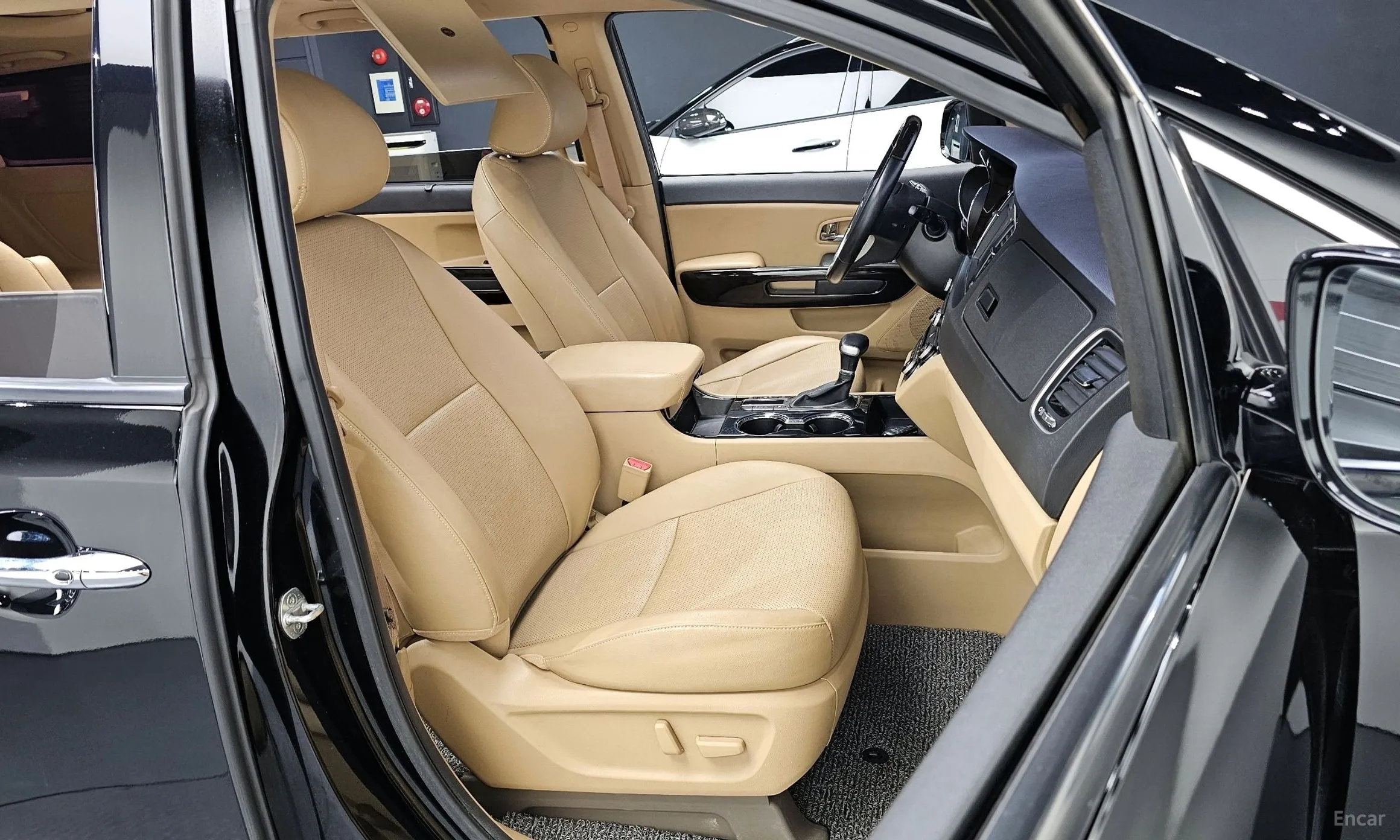 Kia Carnival превью 10