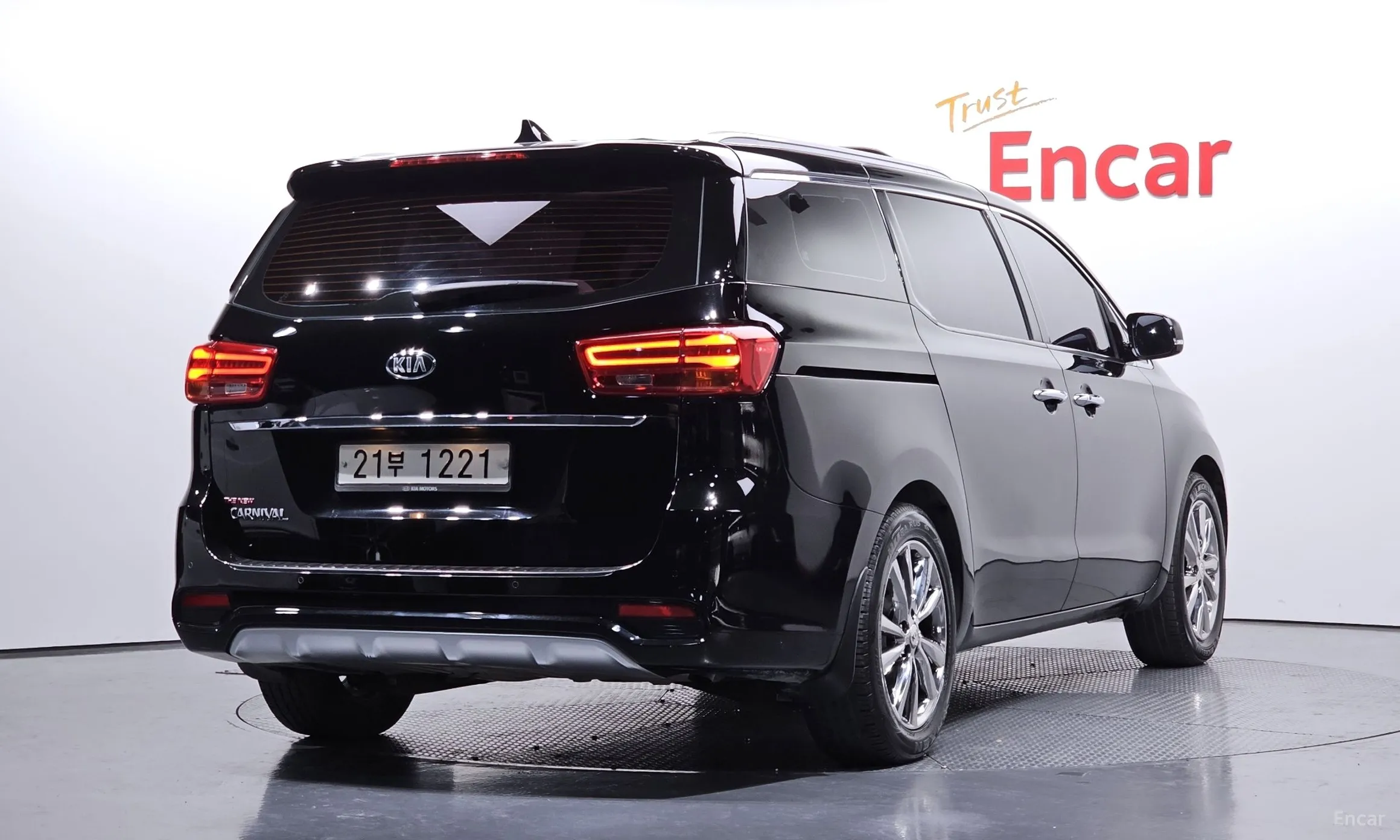Kia Carnival превью 2