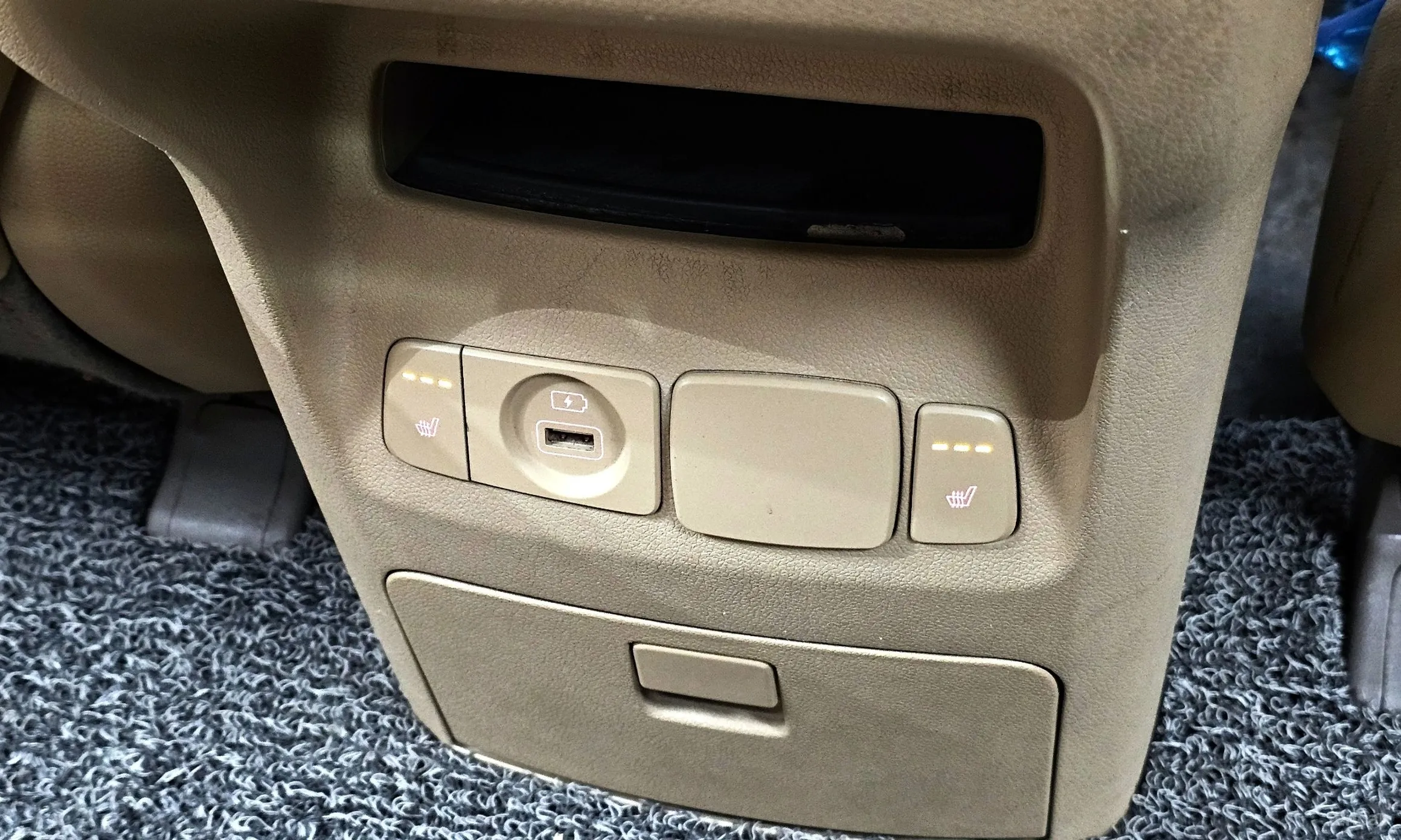 Kia Carnival превью 18