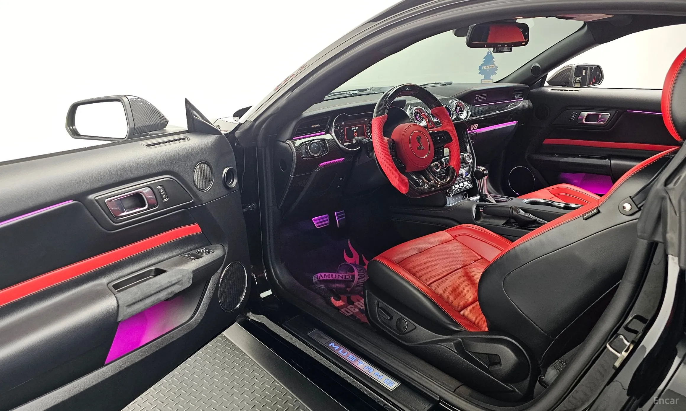 Ford Mustang превью 10