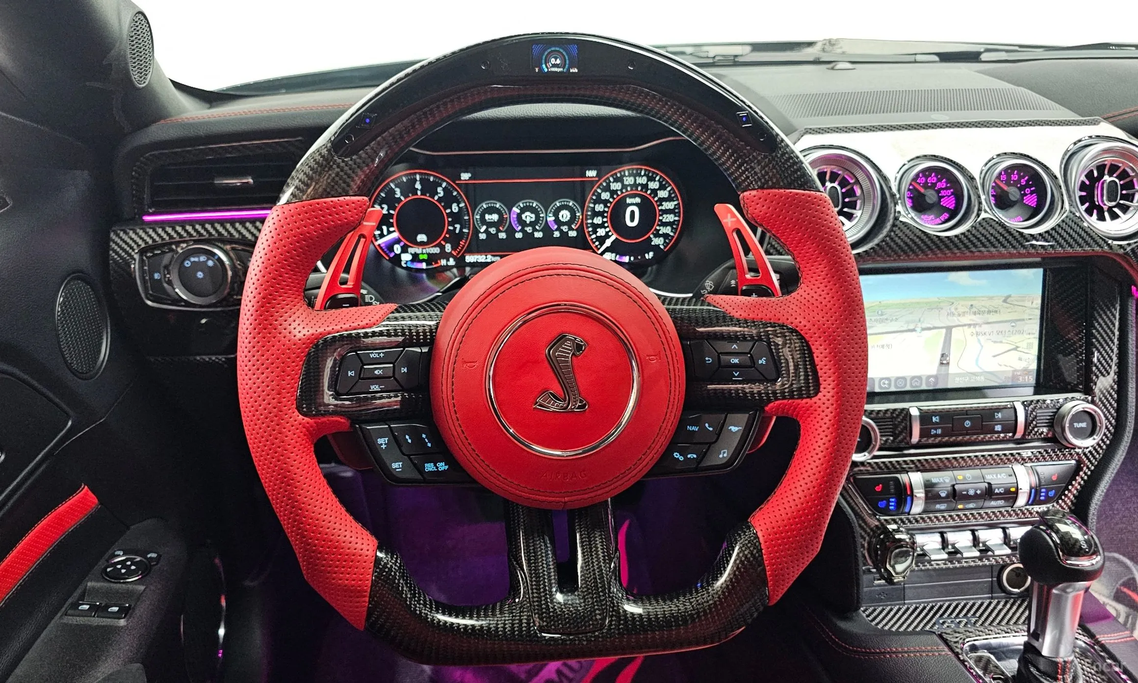 Ford Mustang превью 13