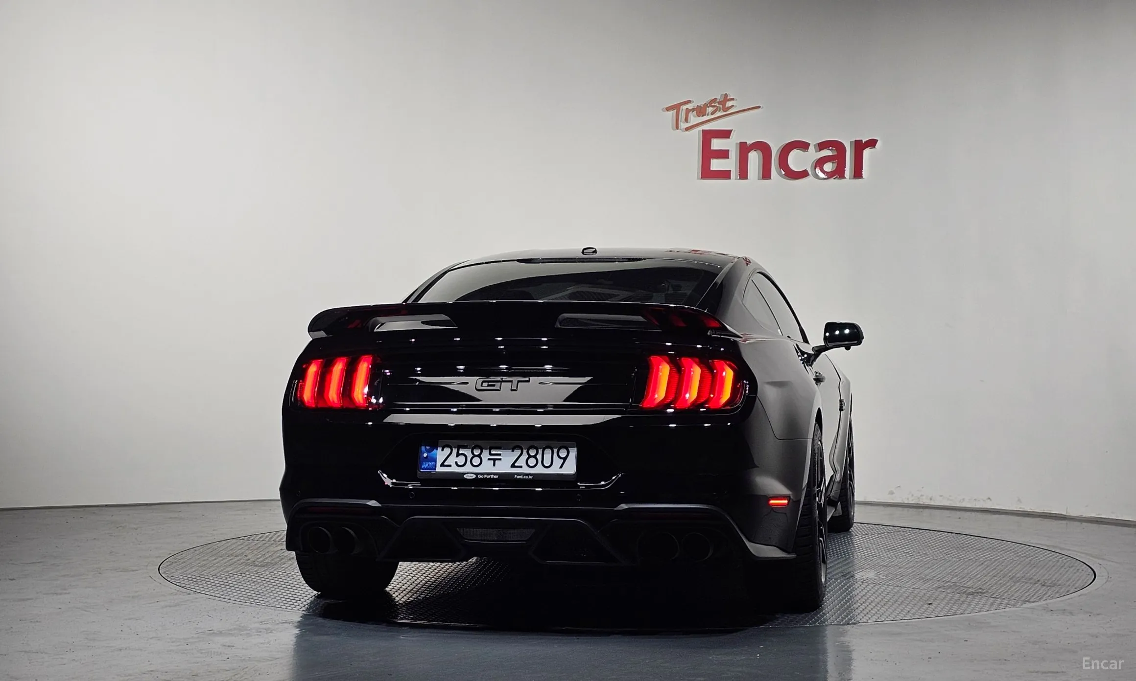Ford Mustang превью 4