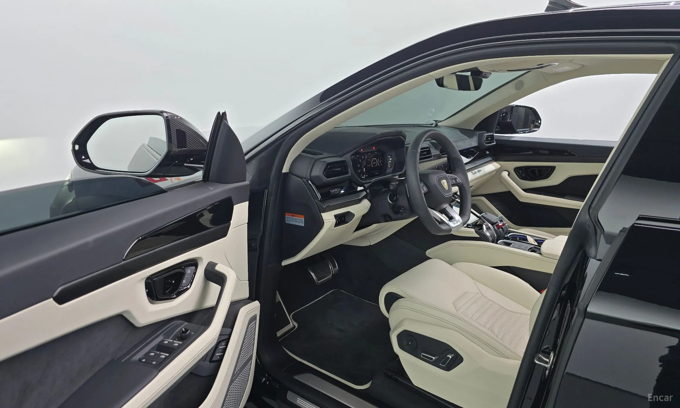 Lamborghini Urus превью 10