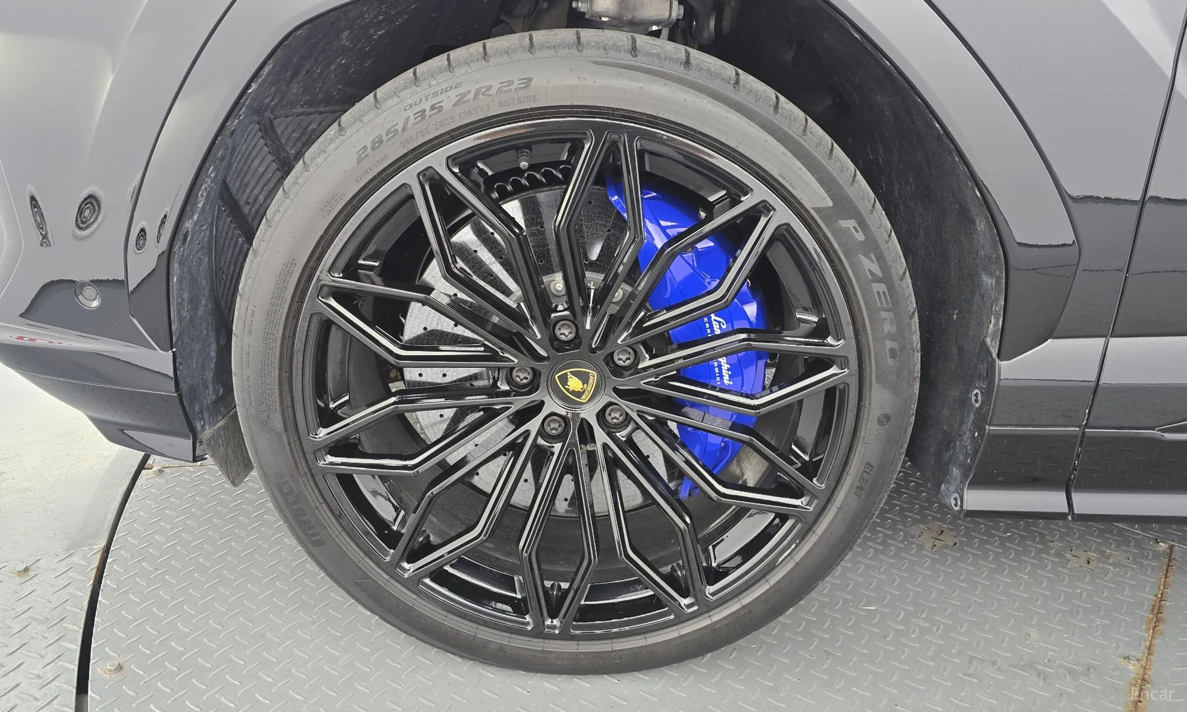 Lamborghini Urus превью 5