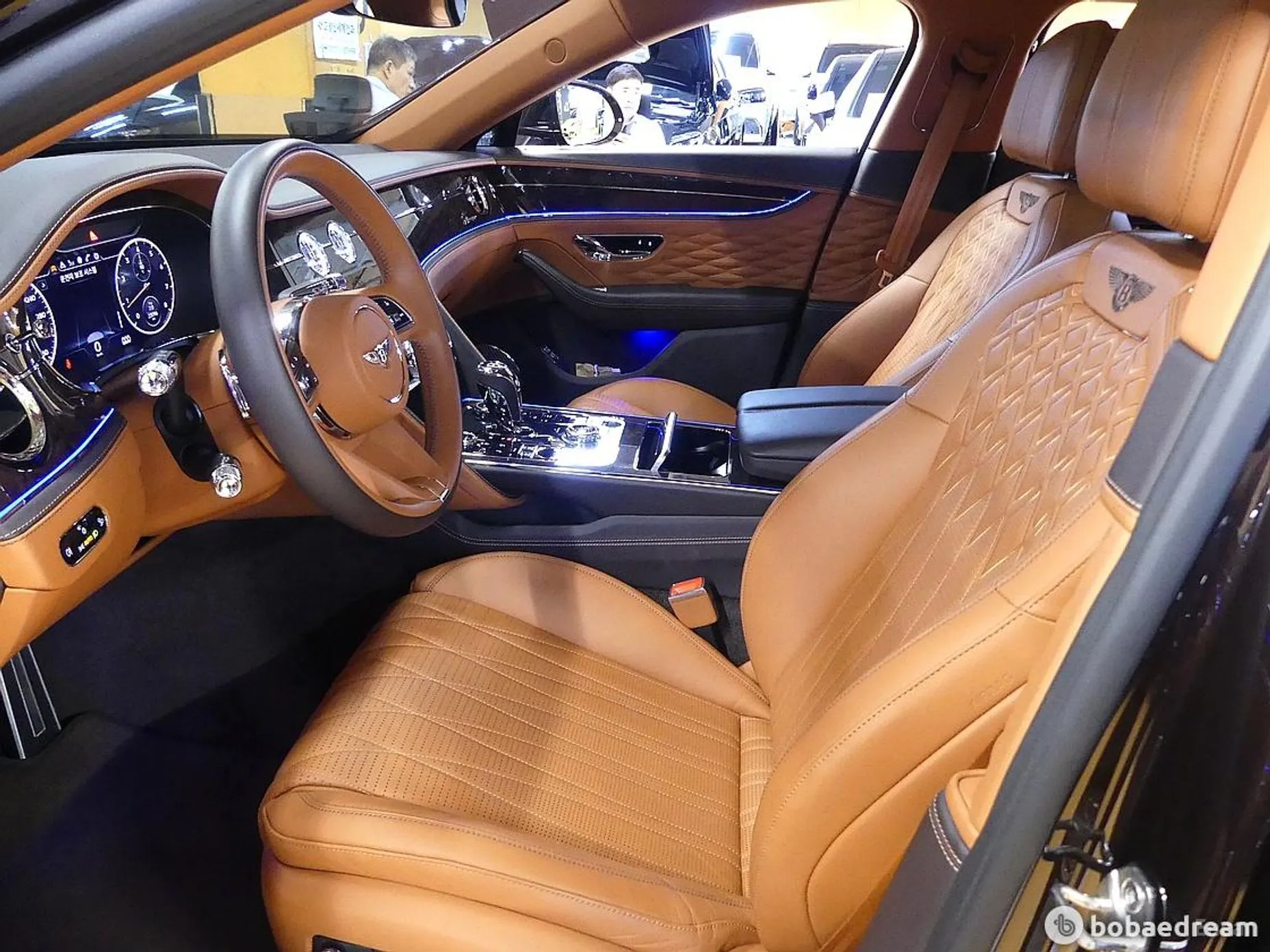 Bentley Flying Spur 3rd Generation превью 10