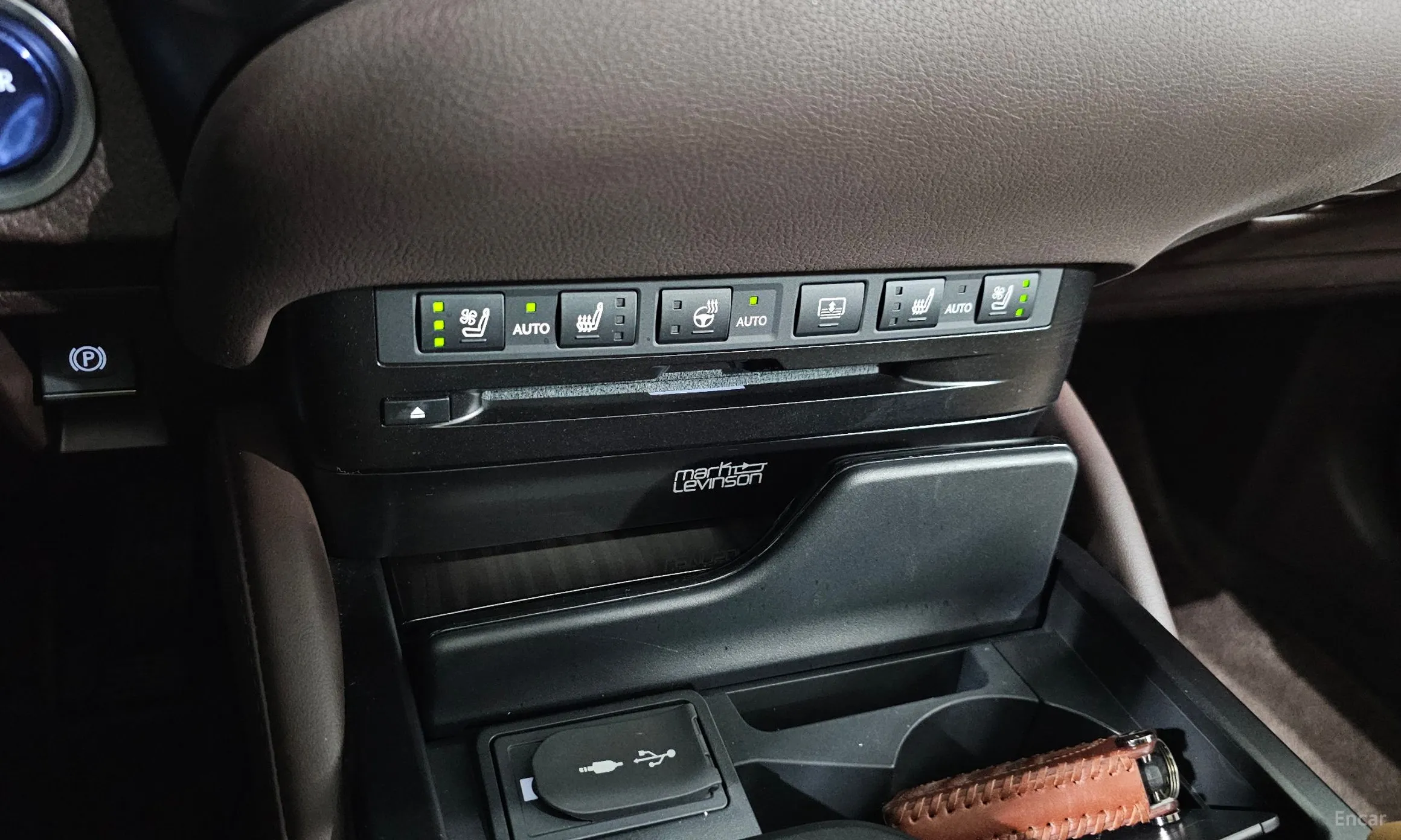 Lexus ES300h 7th Generation превью 18