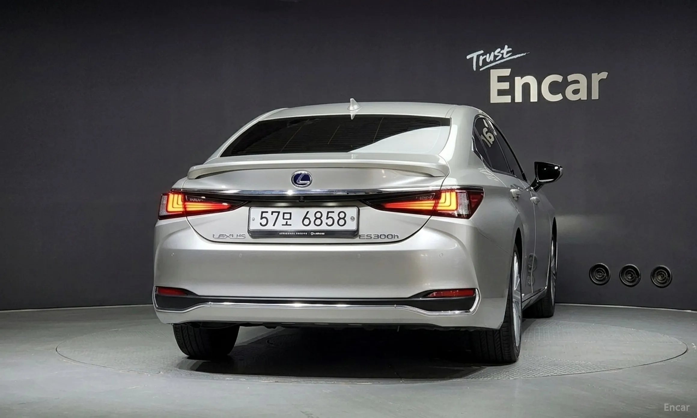 Lexus ES300h 7th Generation превью 4