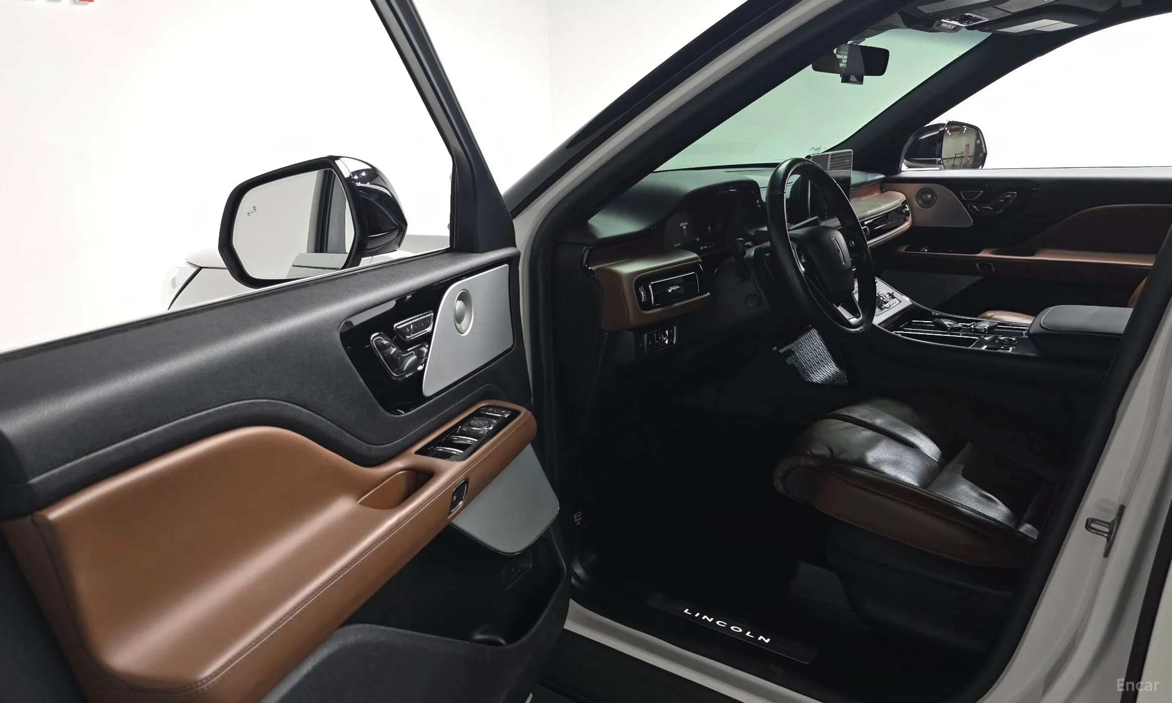 Lincoln Aviator 2nd Generation превью 10