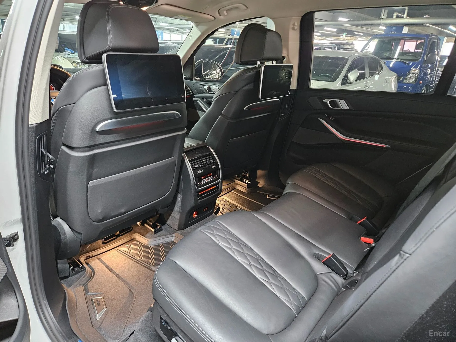 BMW X7 (G07) превью 11