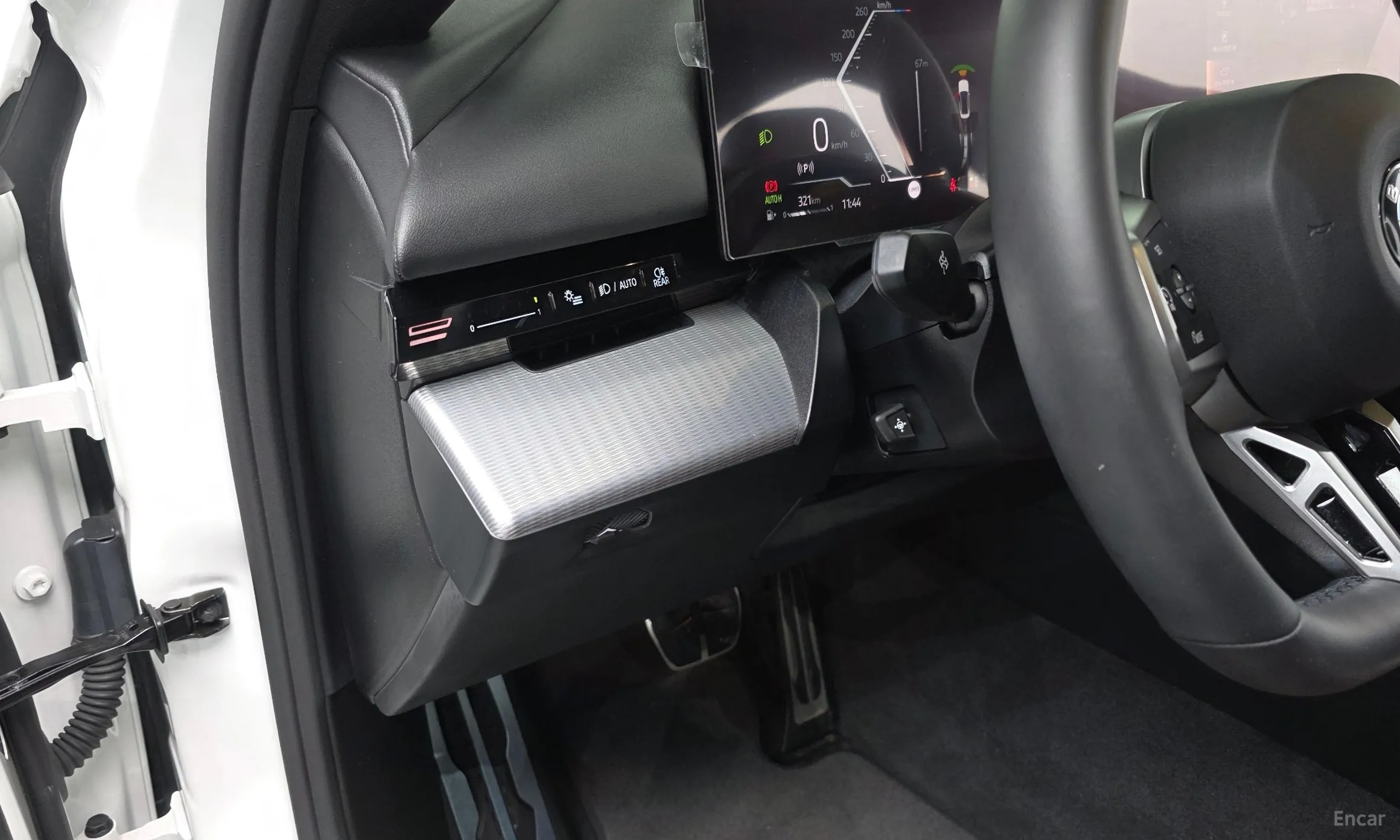BMW 5 Series (G60) превью 13