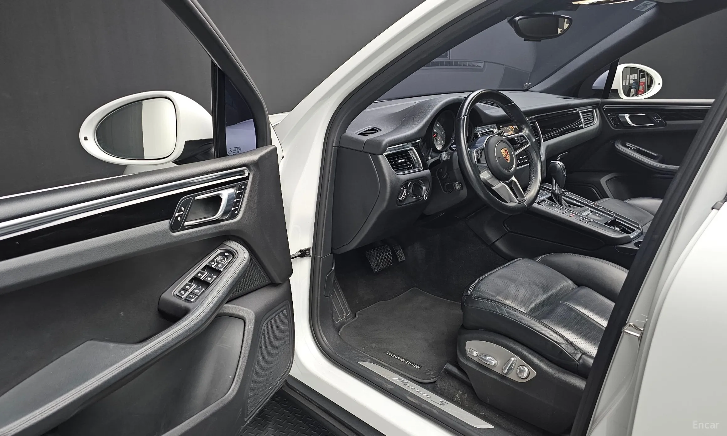 Porsche Macan превью 11