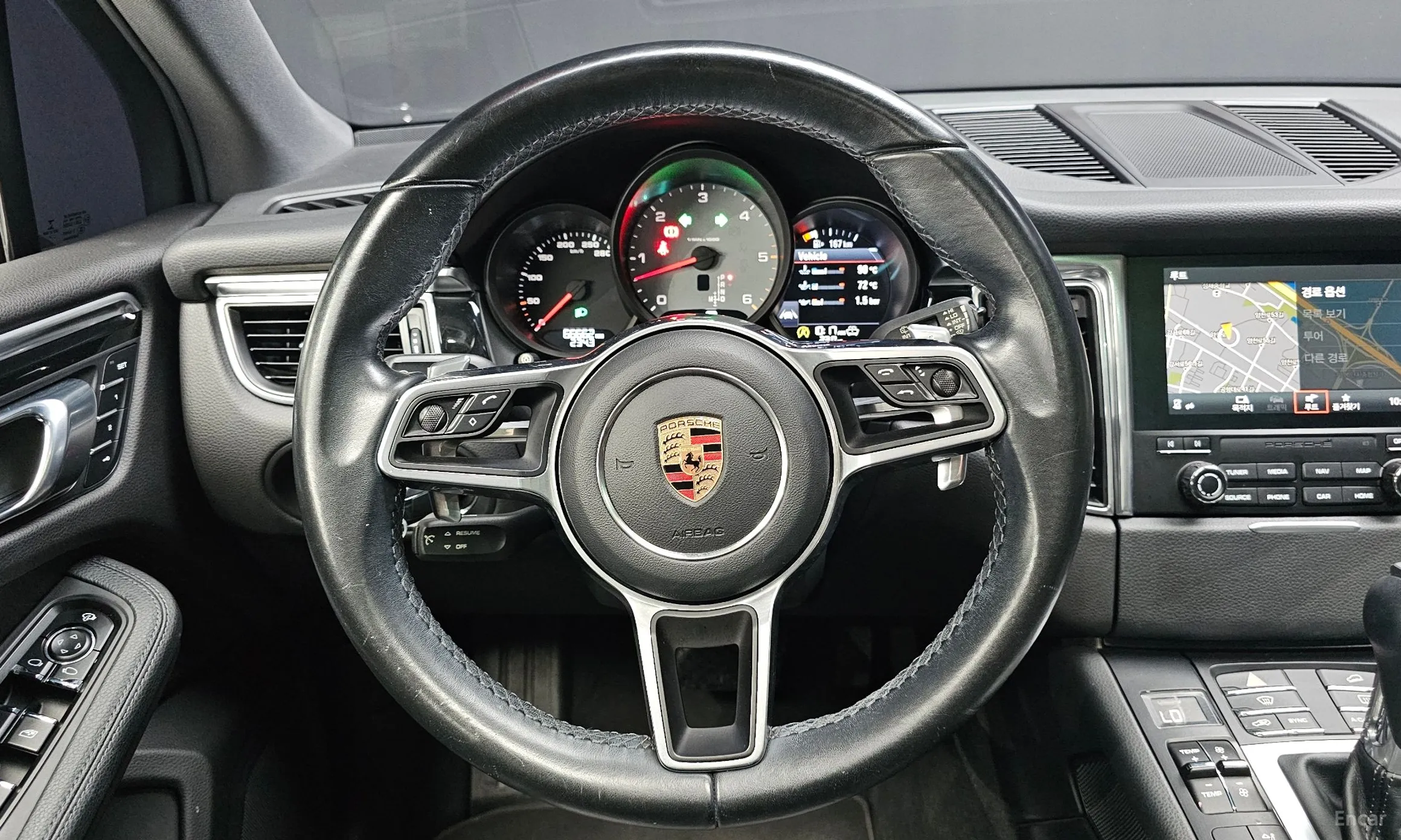 Porsche Macan превью 13