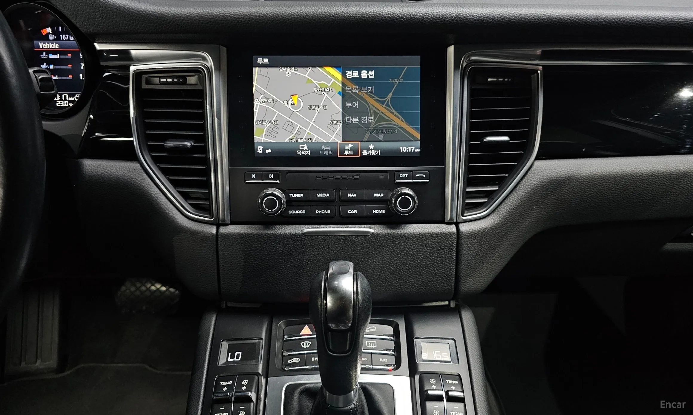 Porsche Macan превью 14