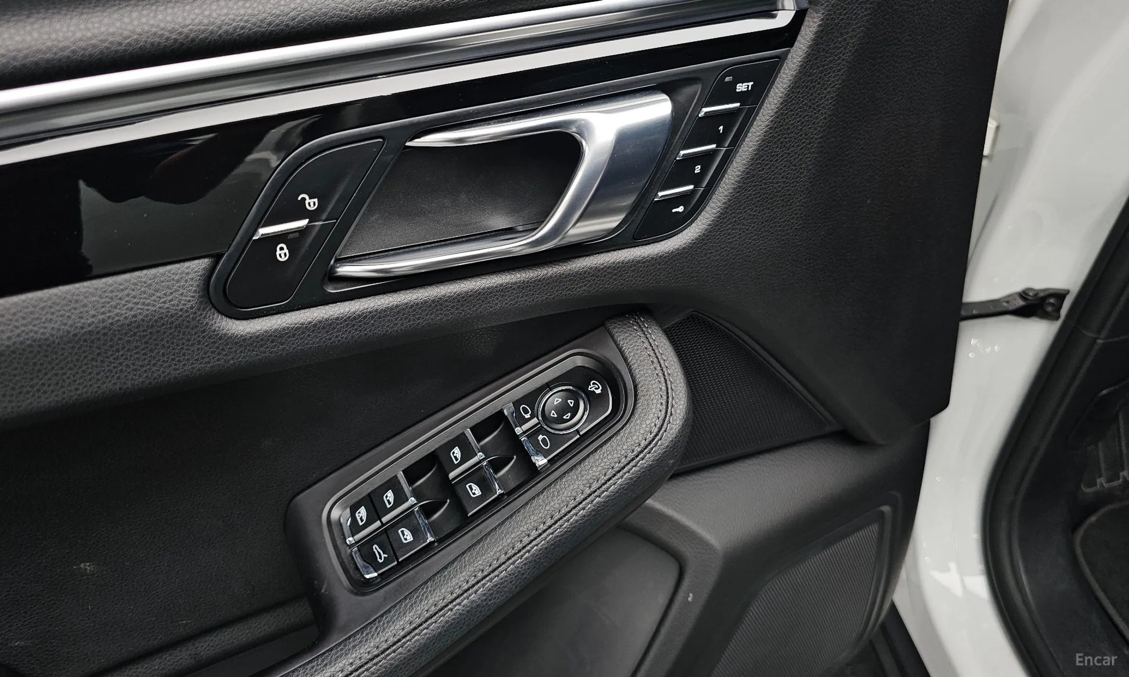 Porsche Macan превью 17