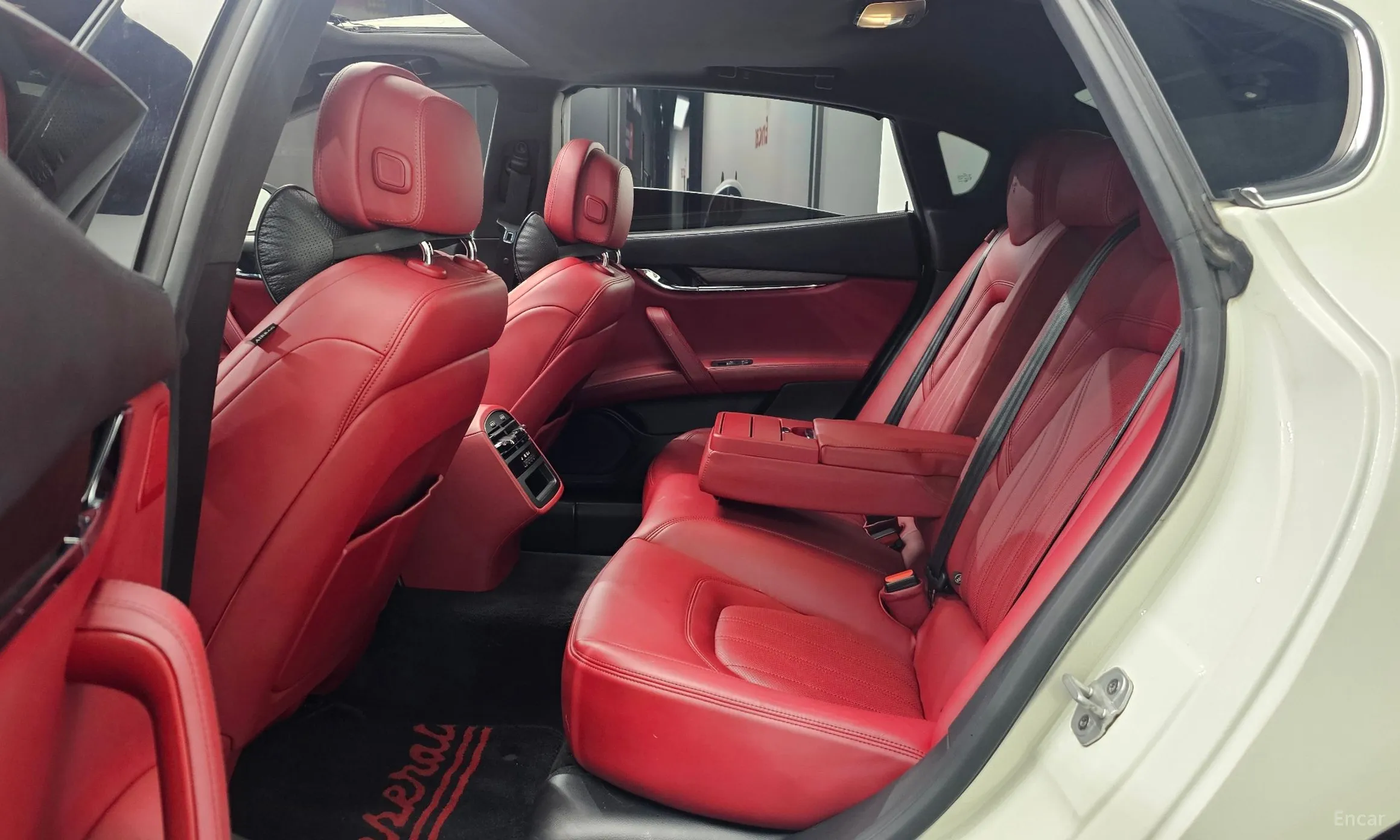 Maserati Quattroporte превью 12