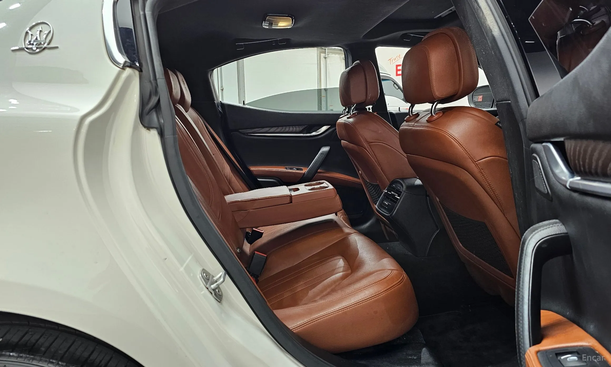 Maserati Ghibli превью 11