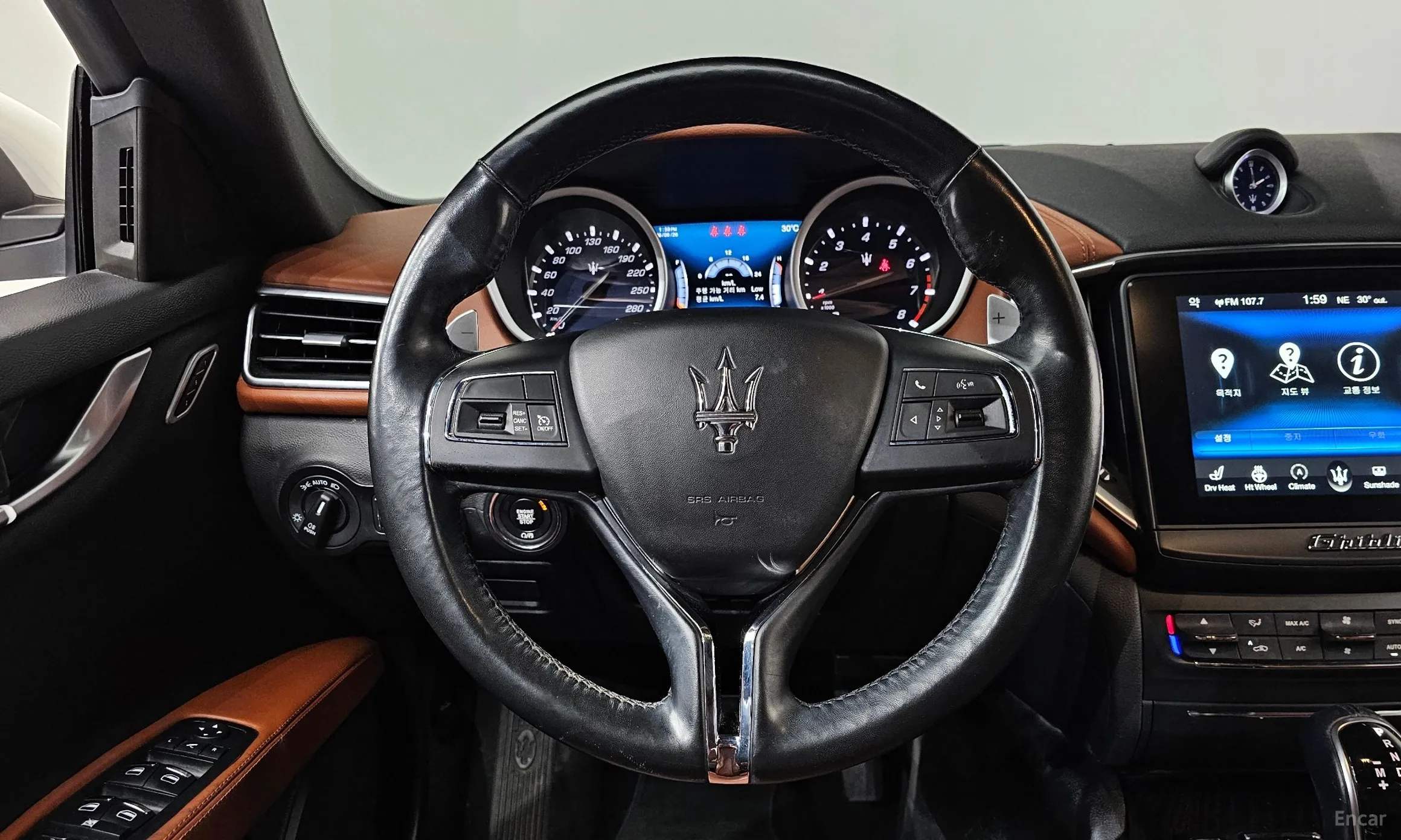 Maserati Ghibli превью 12