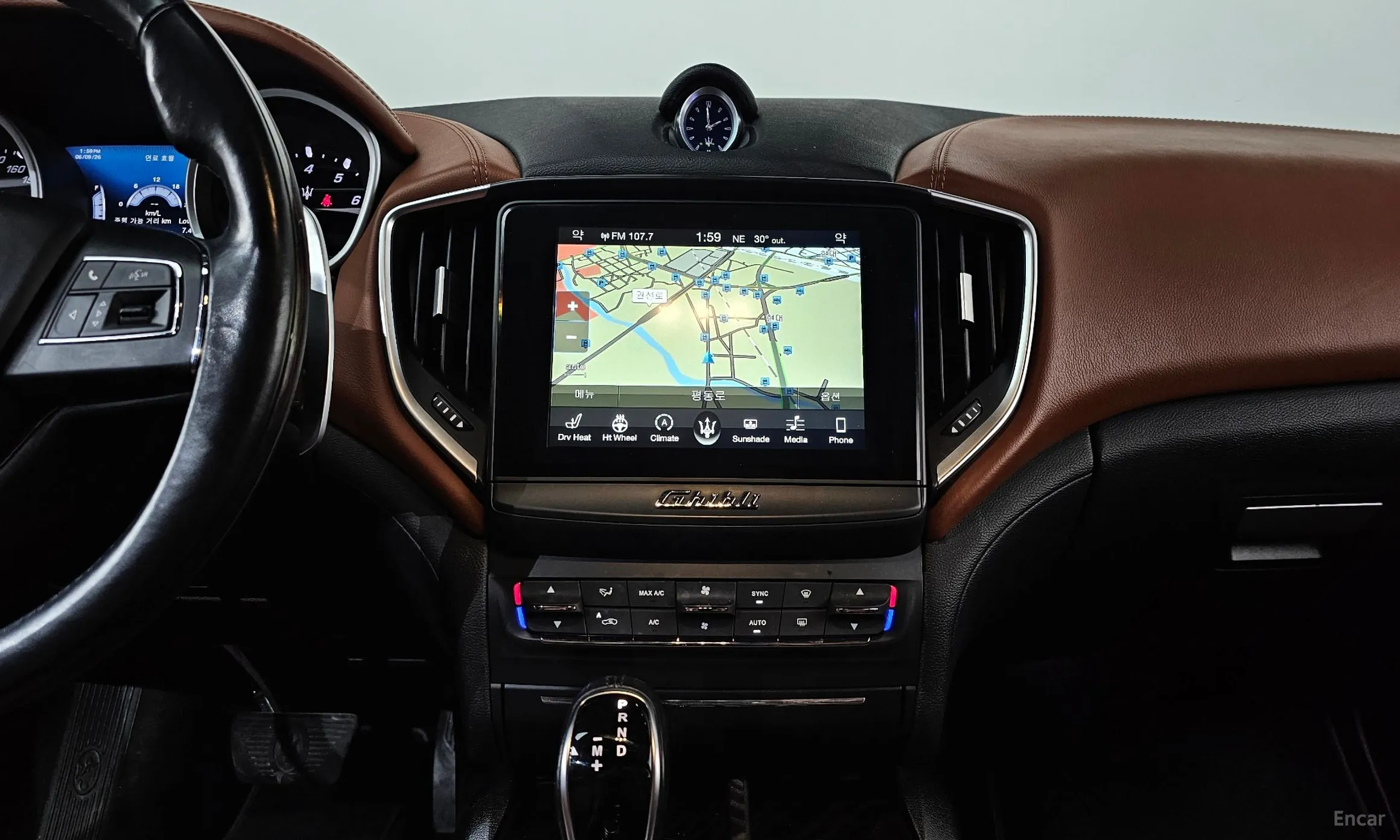 Maserati Ghibli превью 13