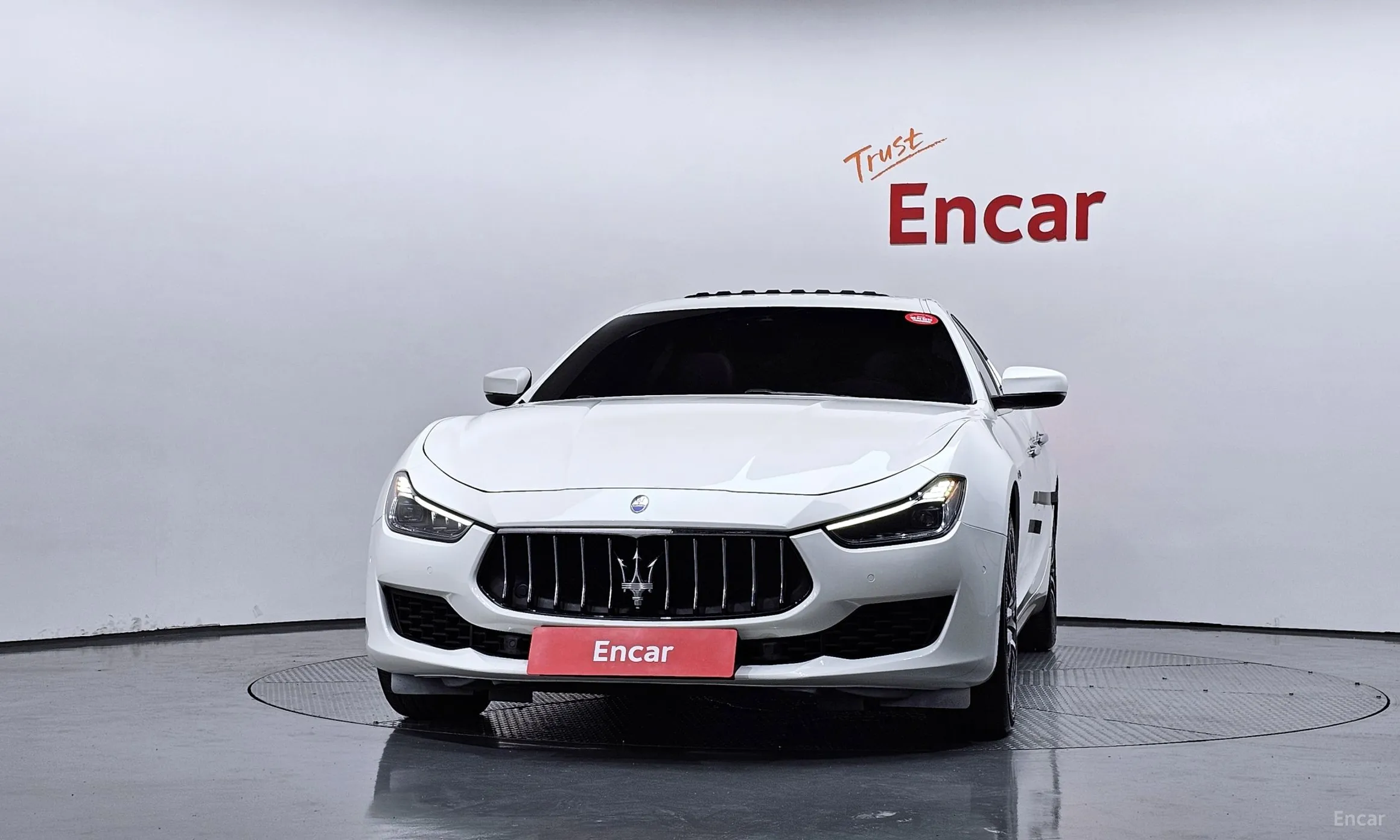 Maserati Ghibli превью 3