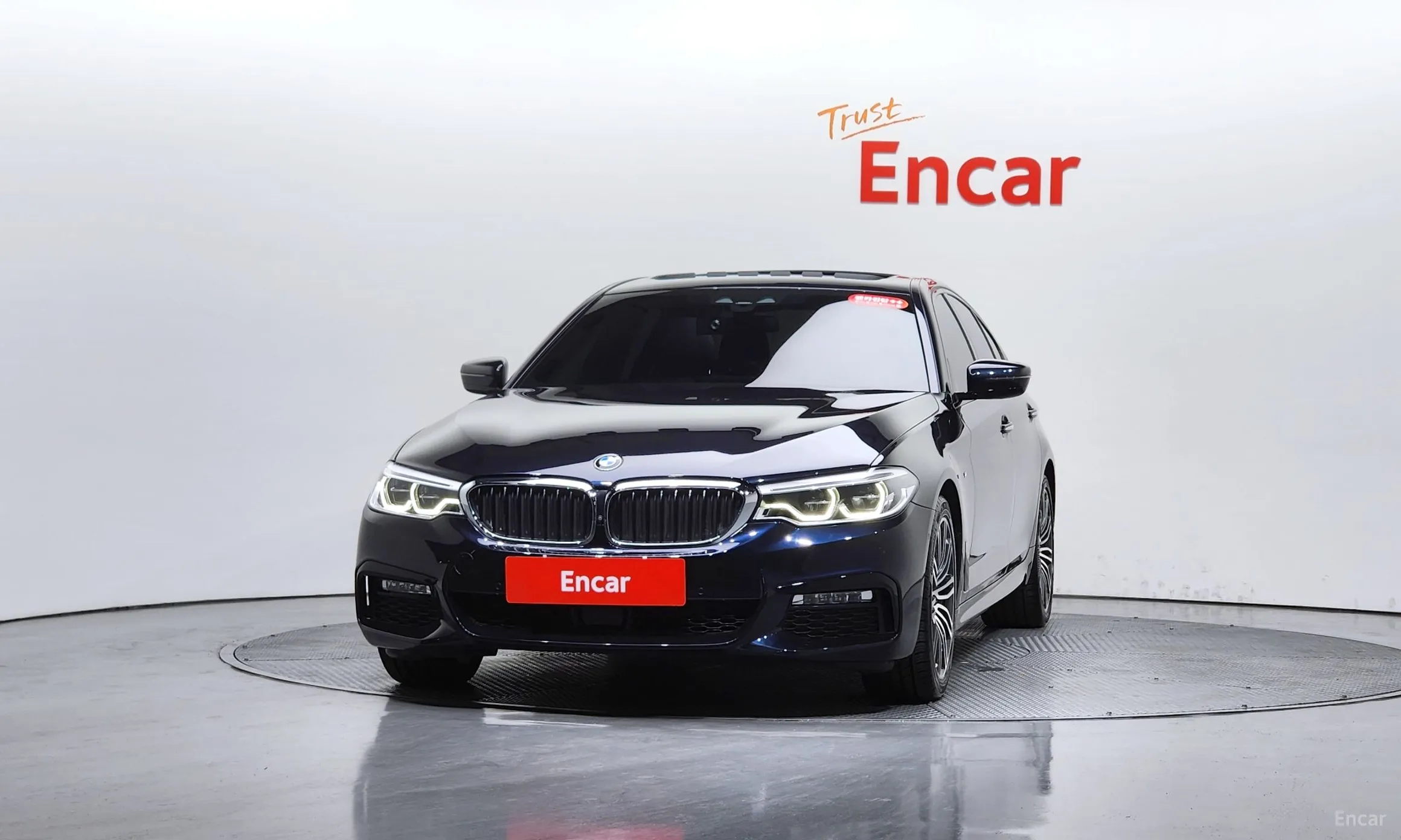 BMW 5 Series (G30) превью 3