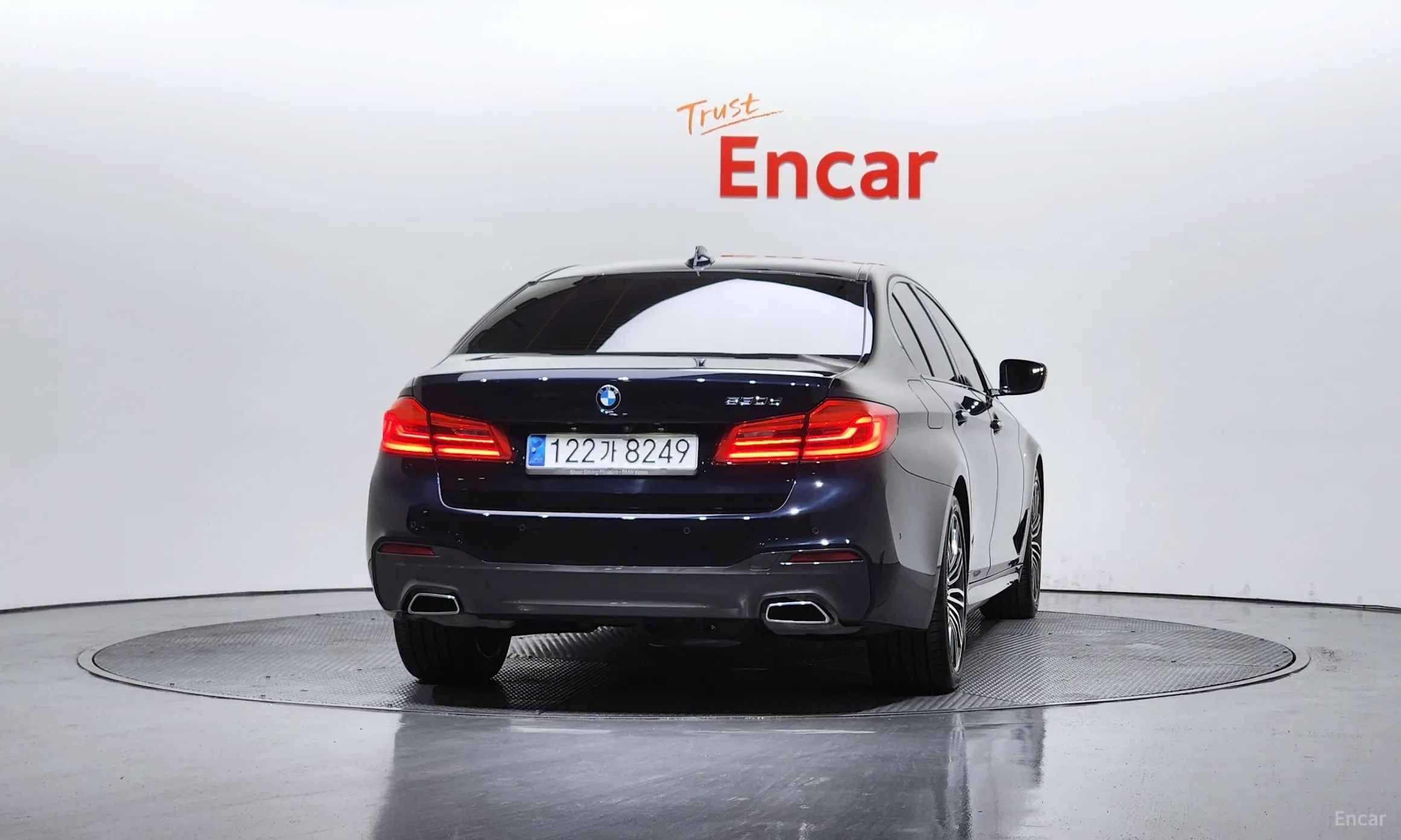 BMW 5 Series (G30) превью 4