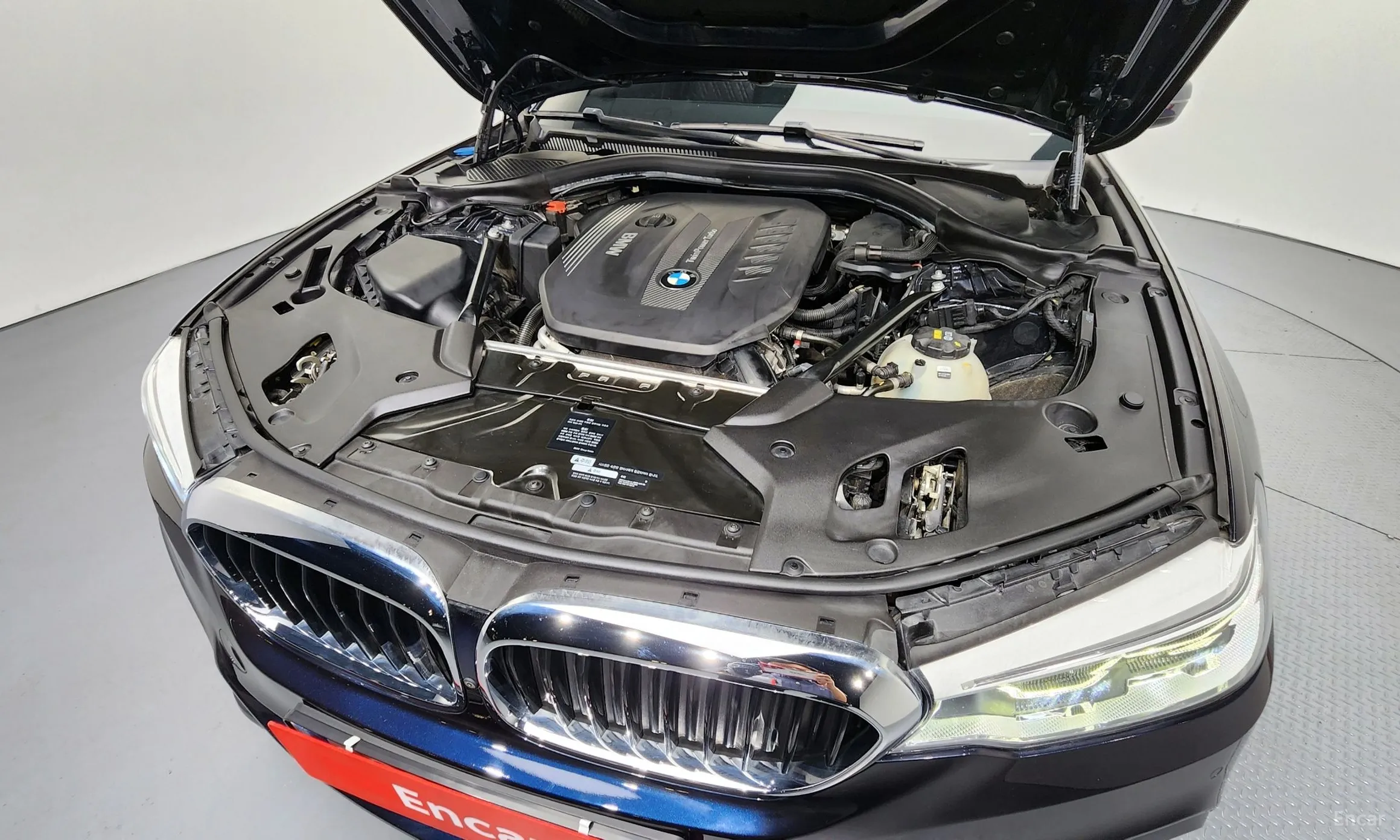 BMW 5 Series (G30) превью 6