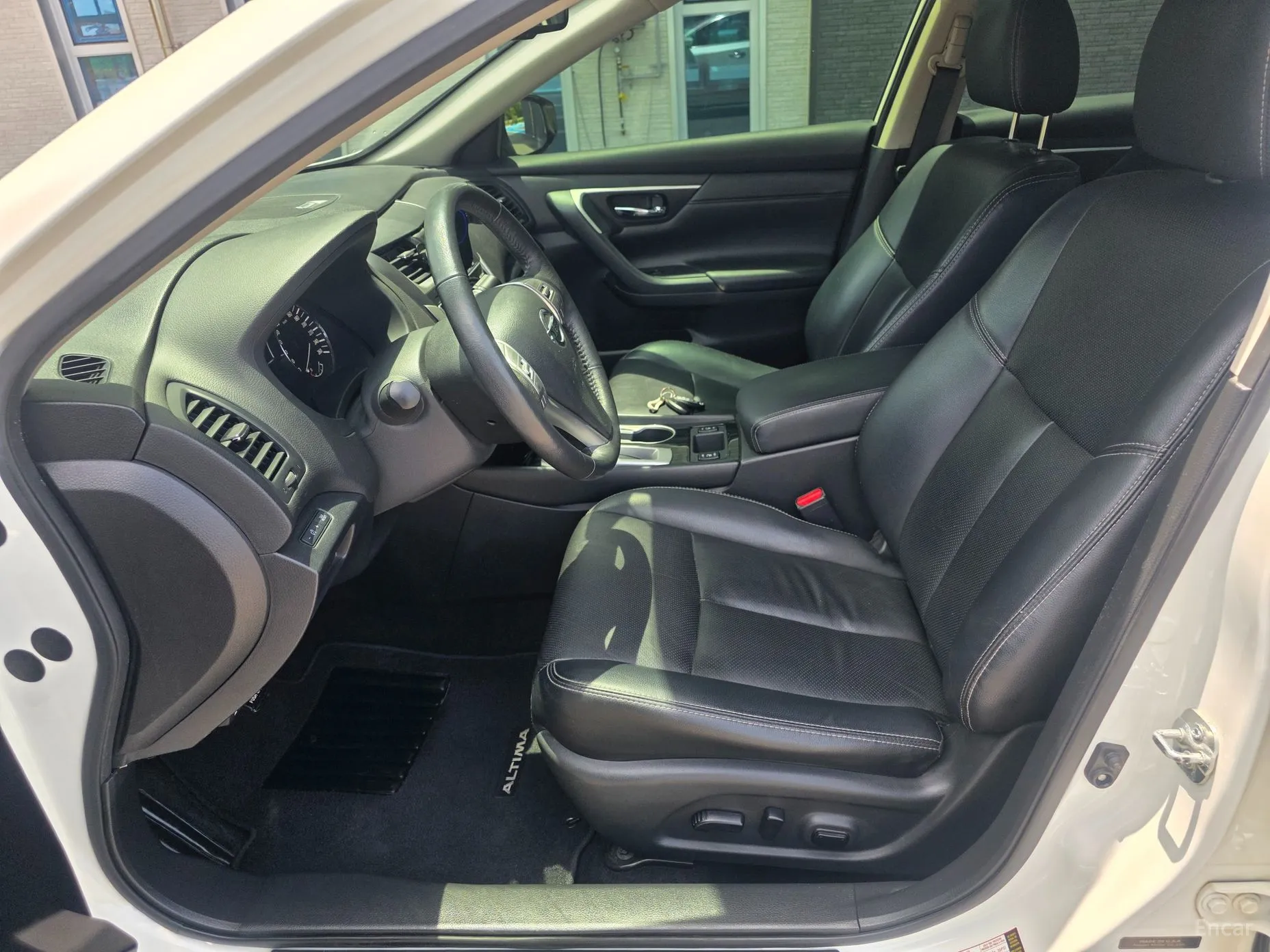 Nissan Altima превью 13