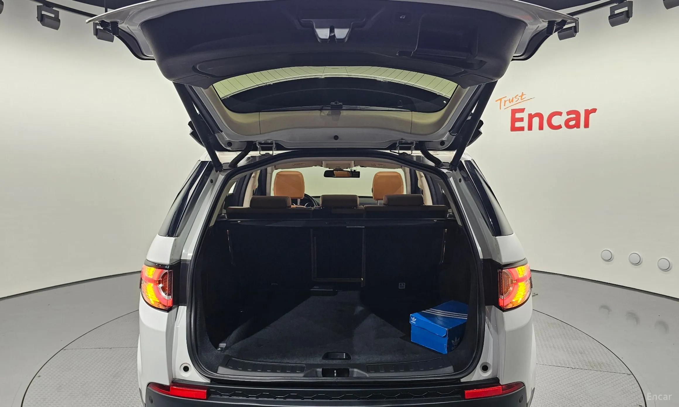 Land Rover Discovery Sports превью 18