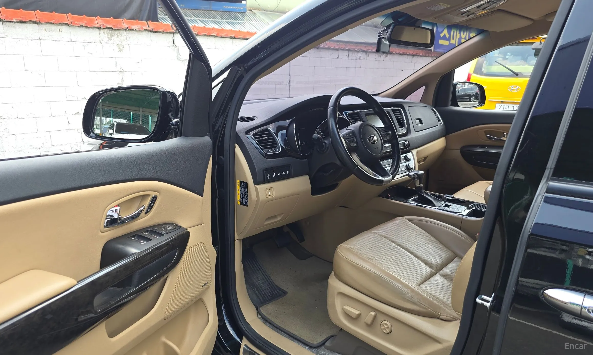 Kia Carnival превью 10