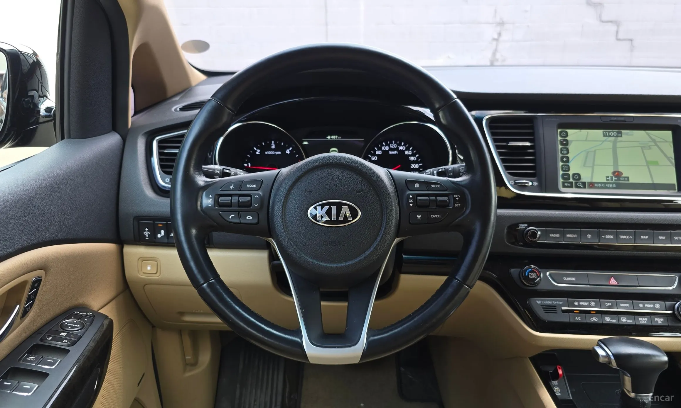 Kia Carnival превью 13