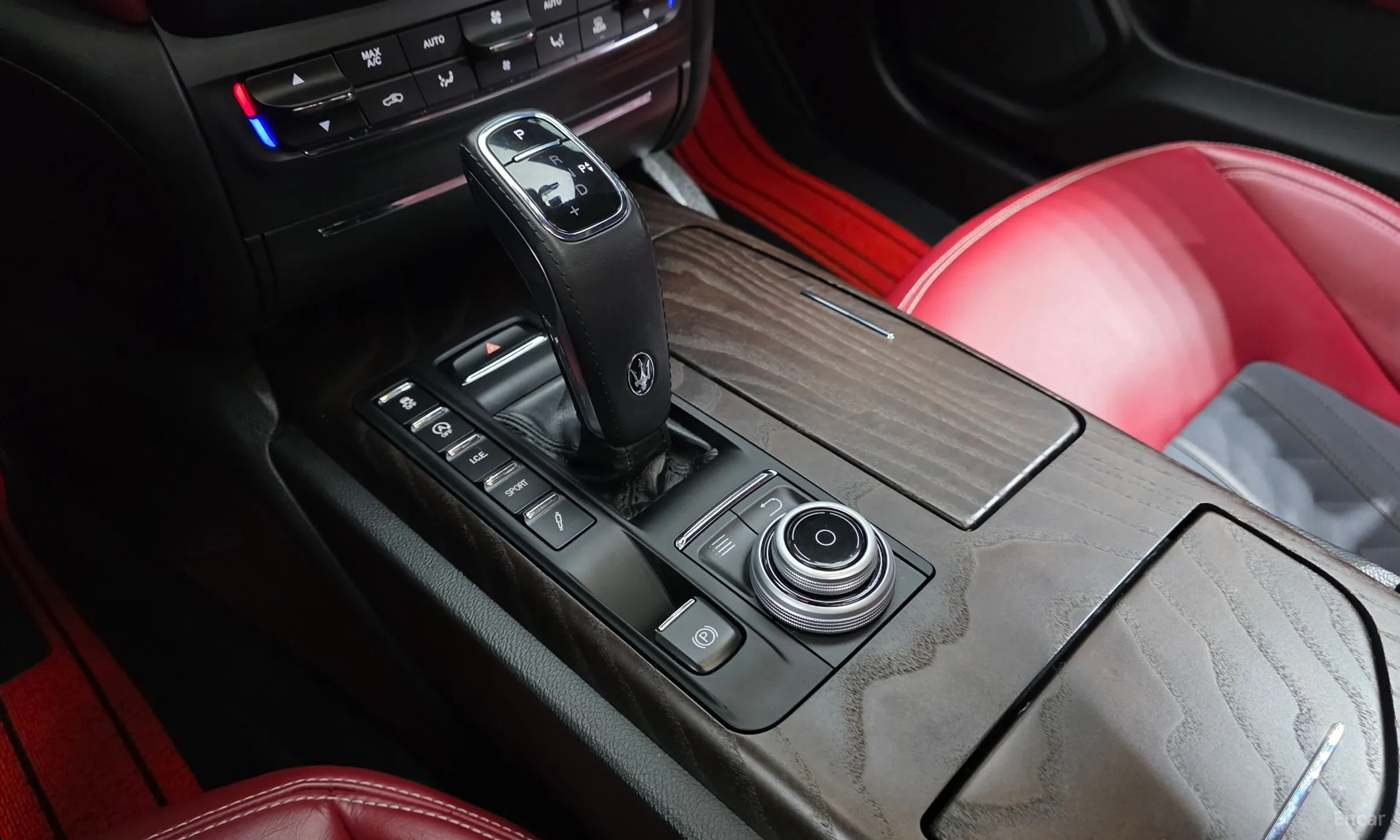 Maserati Ghibli превью 9