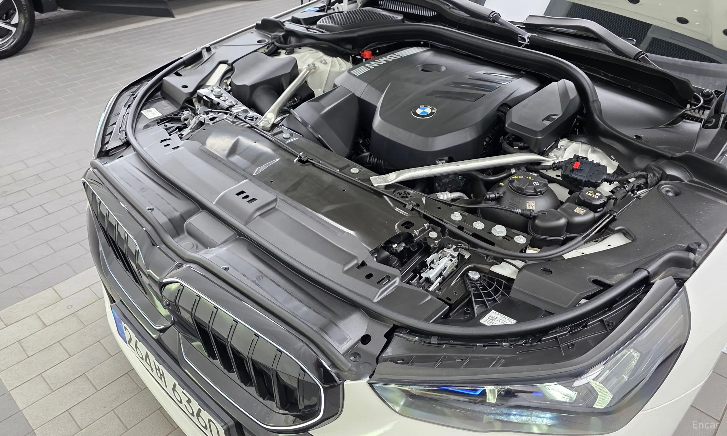BMW 5 Series (G60) превью 6