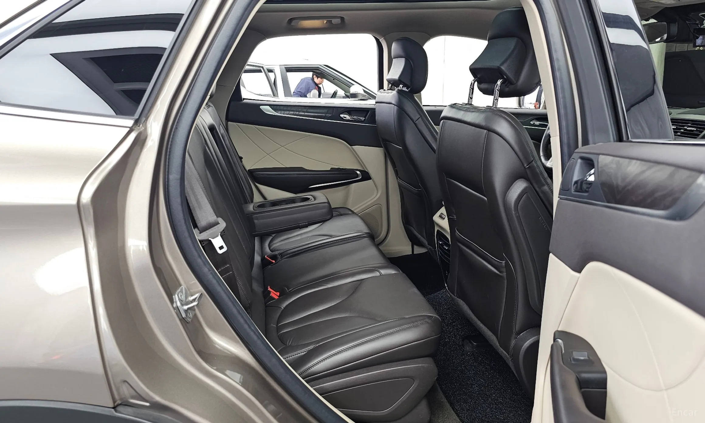 Lincoln MKC превью 12