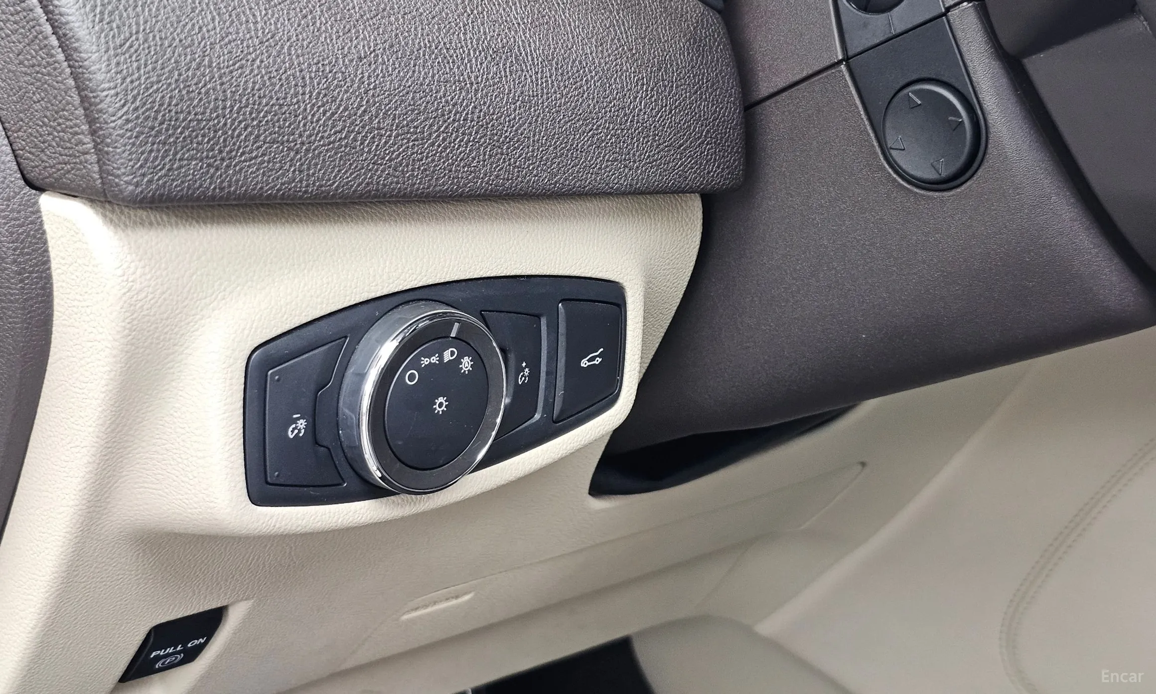 Lincoln MKC превью 18