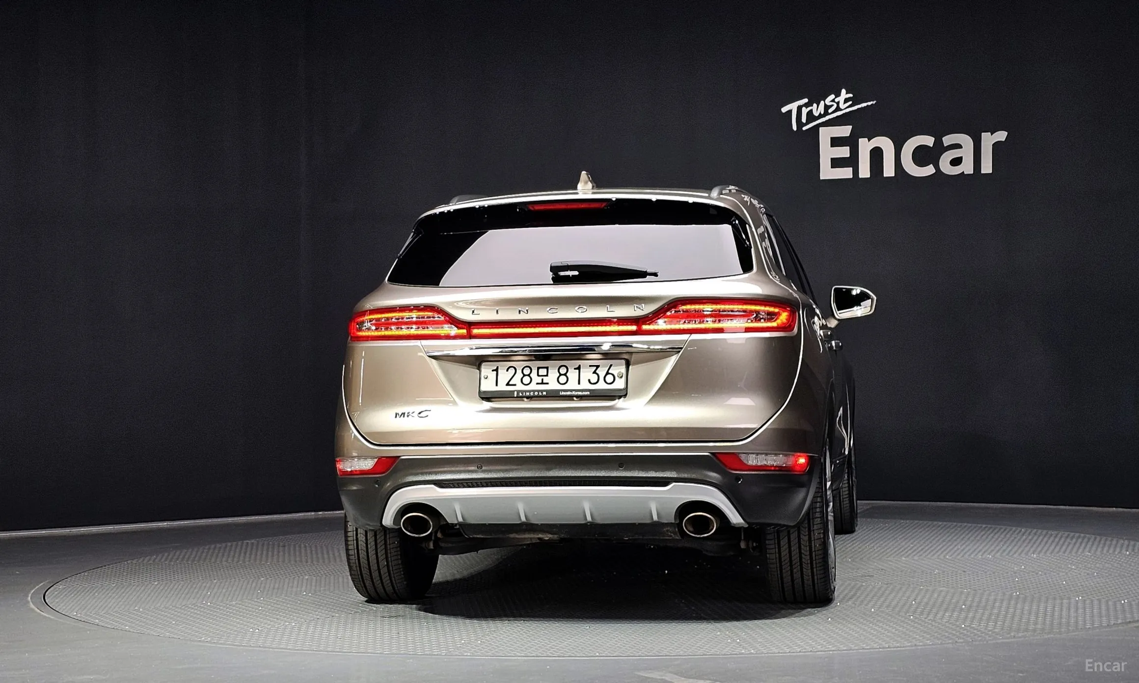 Lincoln MKC превью 4