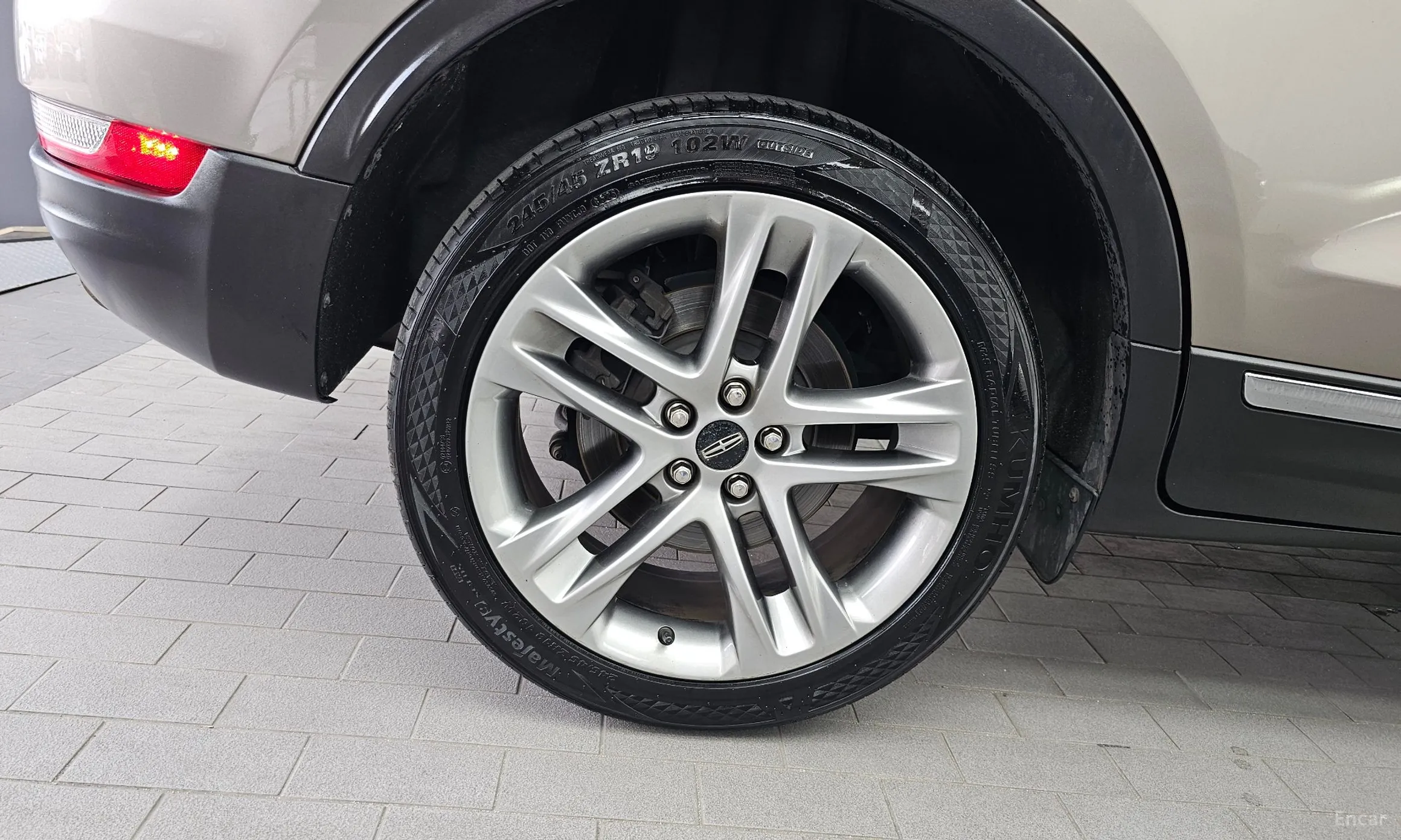 Lincoln MKC превью 5