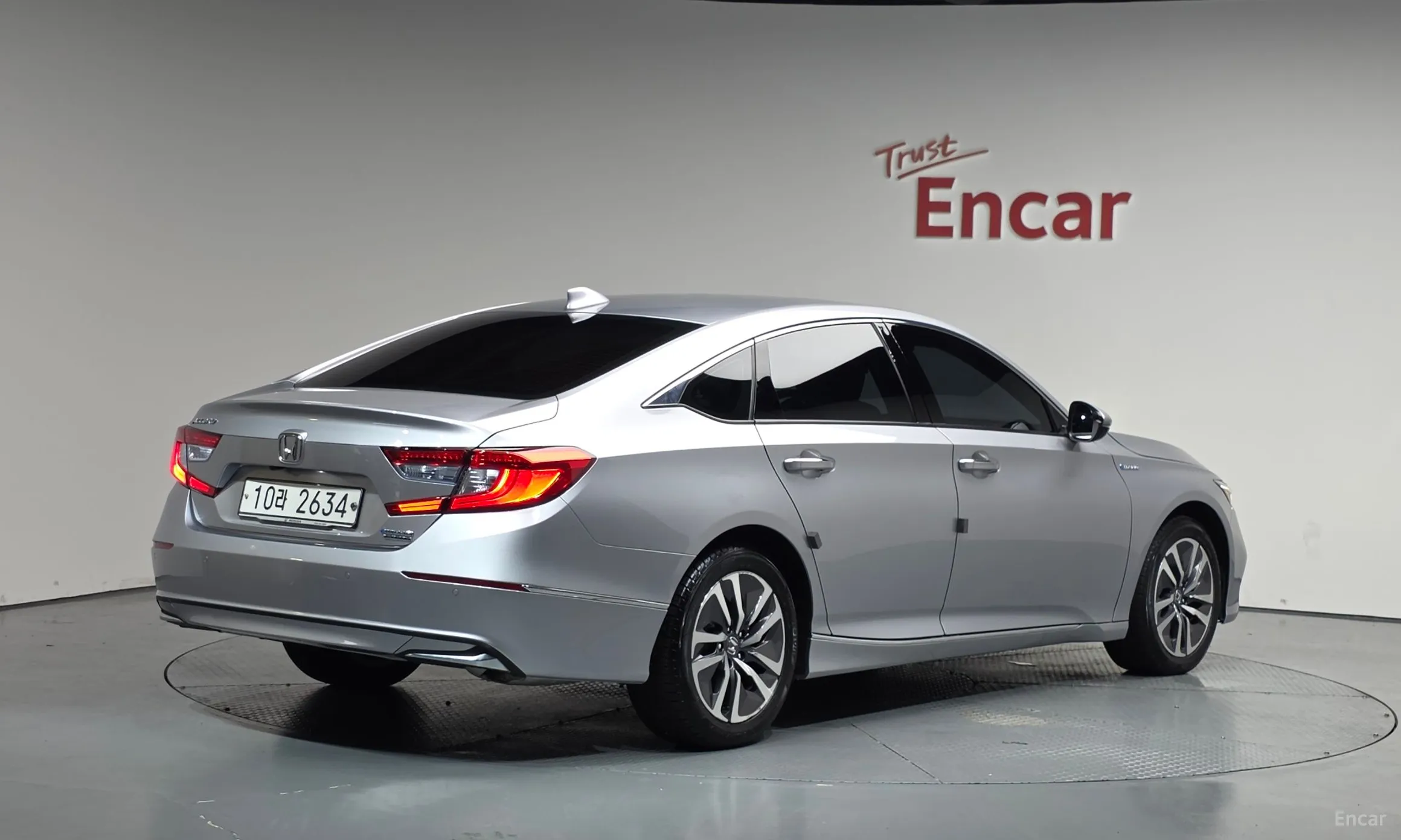 Honda Accord 10th Generation превью 2