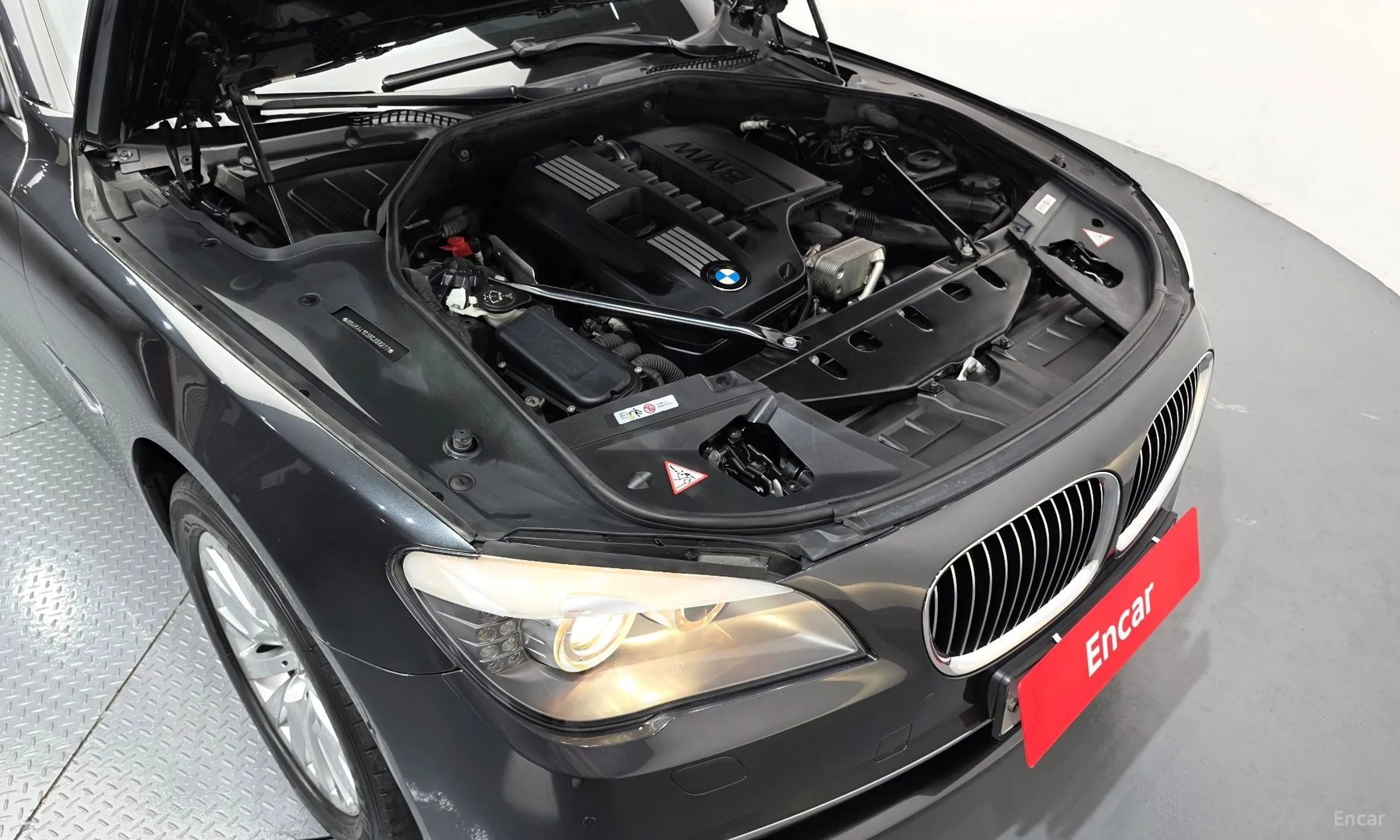 BMW 7 Series (F01) превью 6