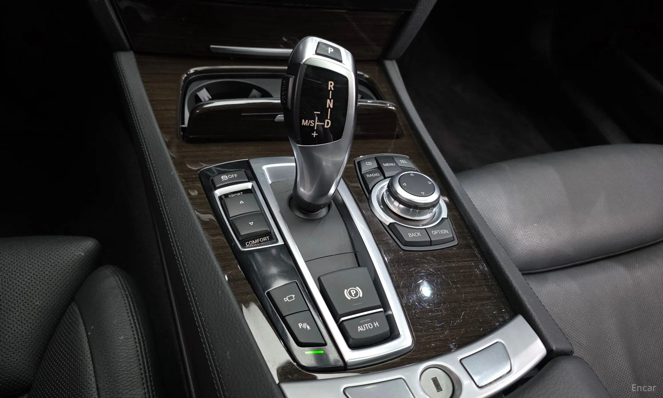 BMW 7 Series (F01) превью 9