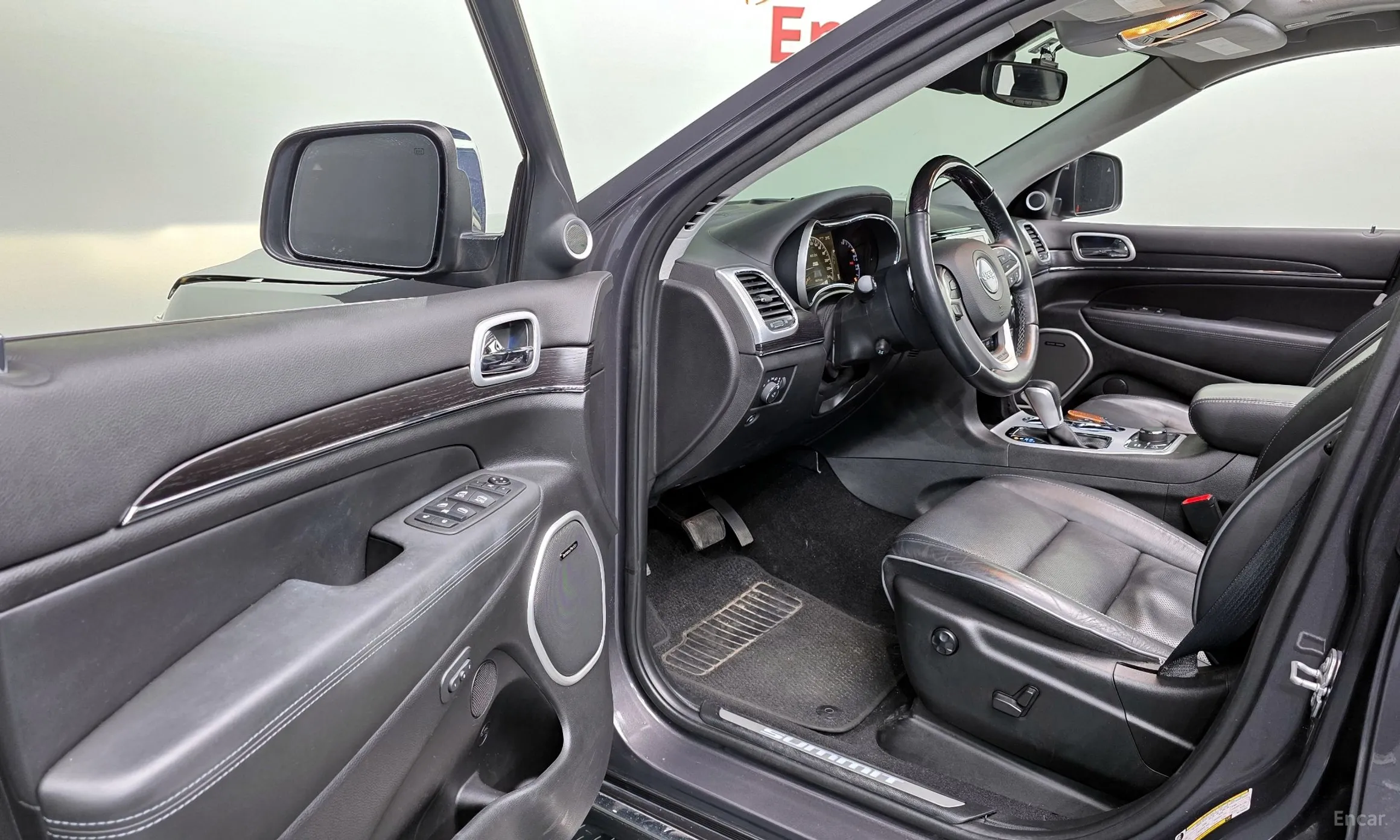 Jeep Grand Cherokee превью 10