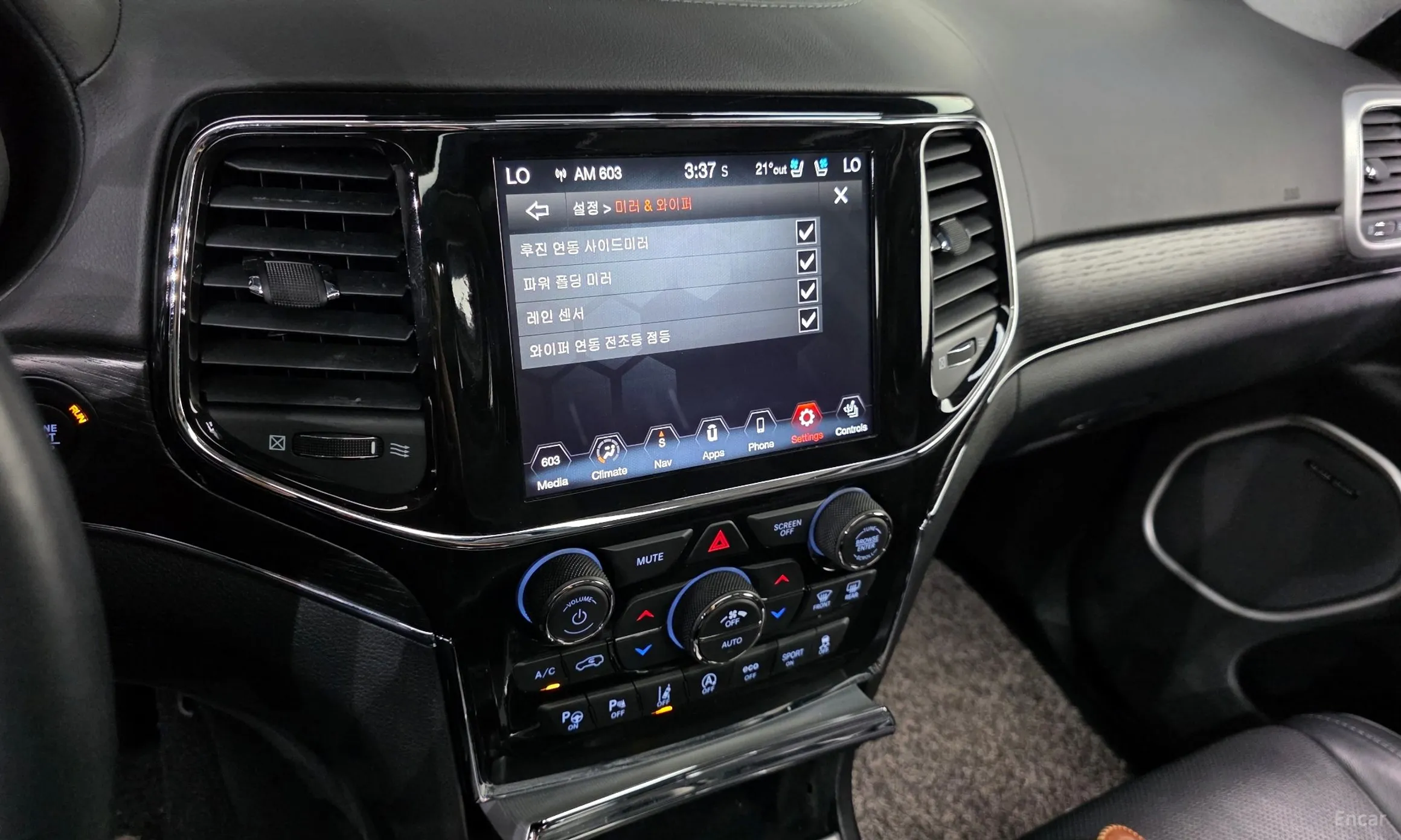 Jeep Grand Cherokee превью 16